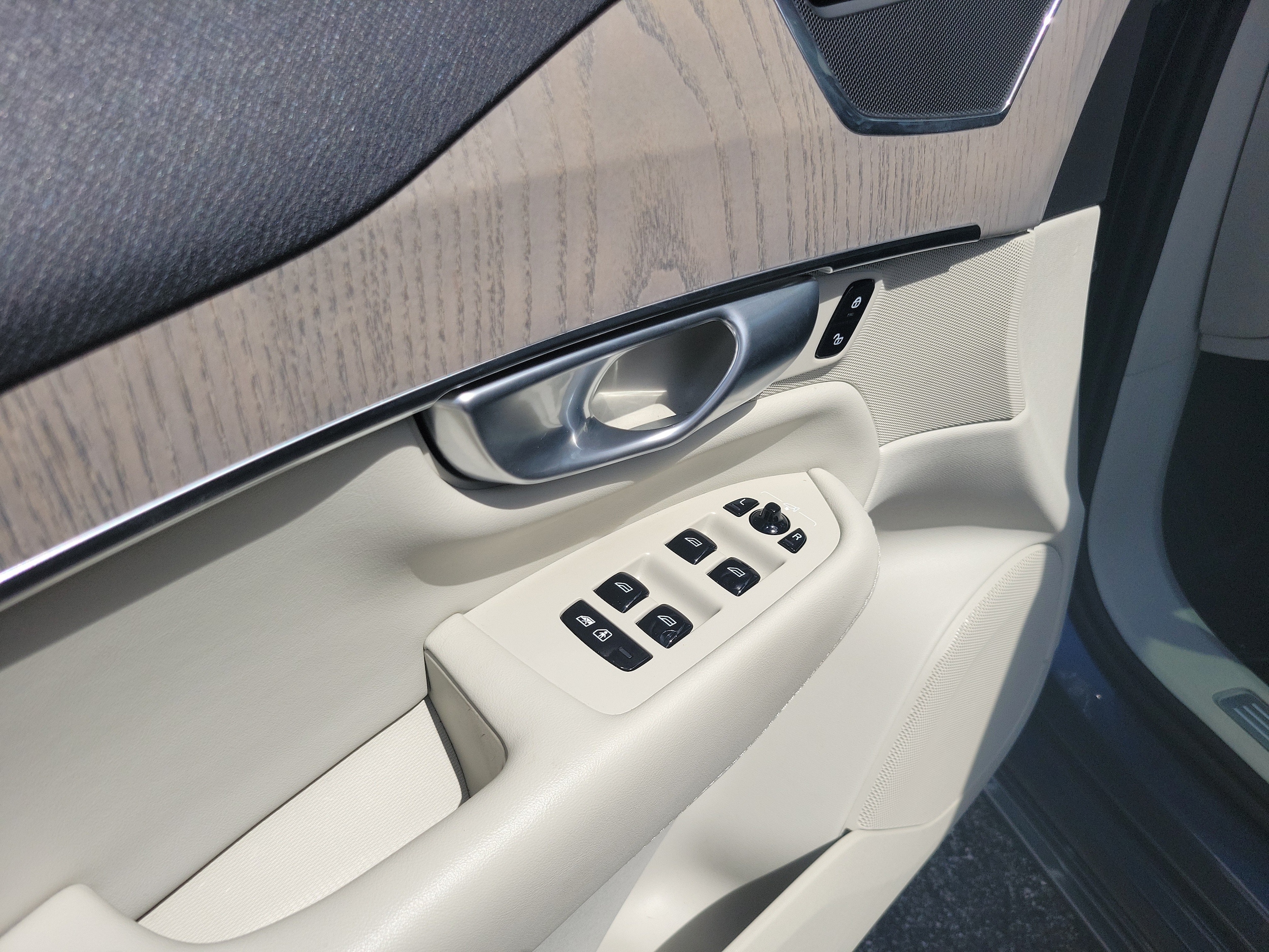 2024 Volvo XC90 Plus - Photo 13
