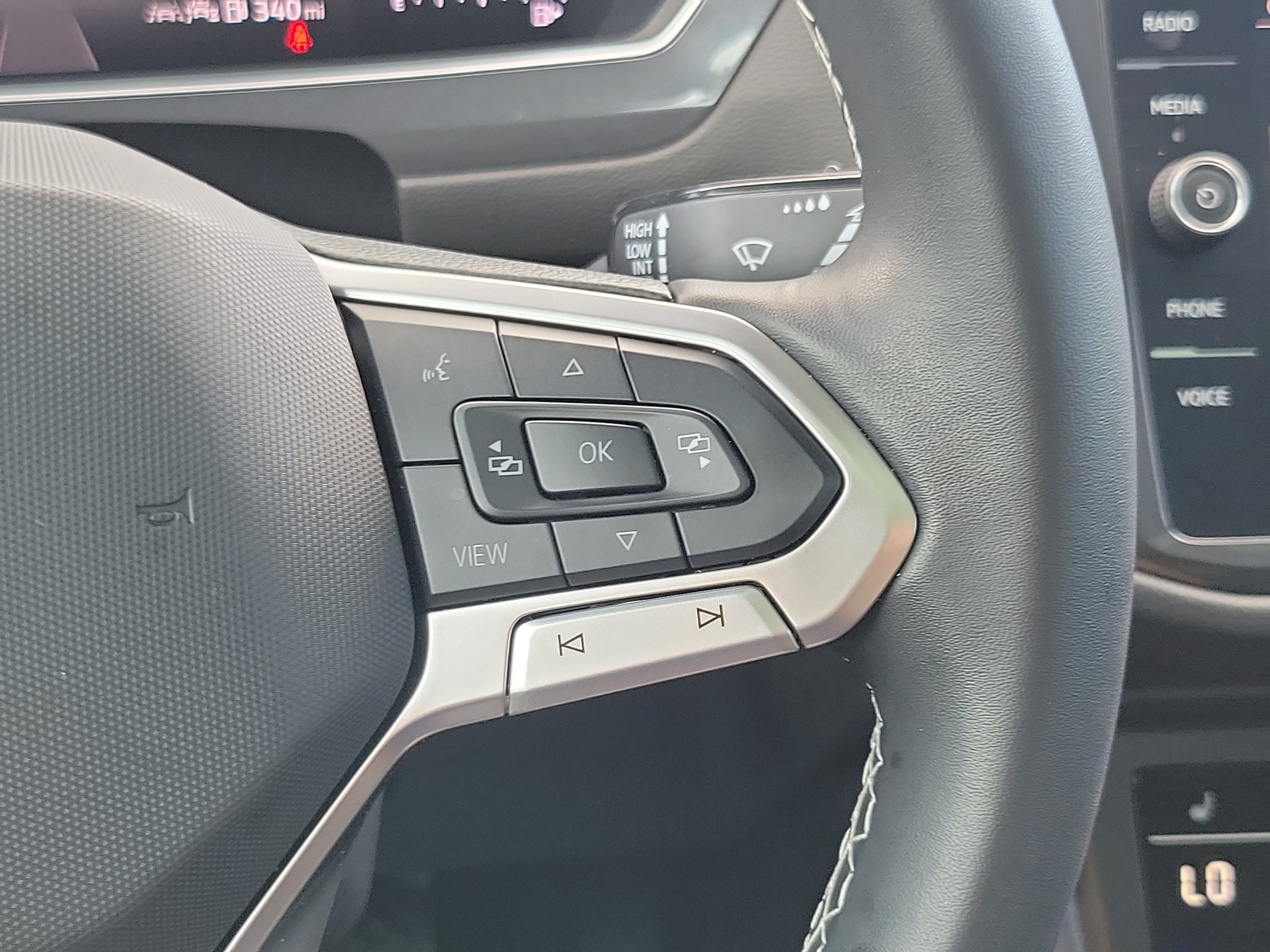 2024 Volkswagen Tiguan SE - Photo 18