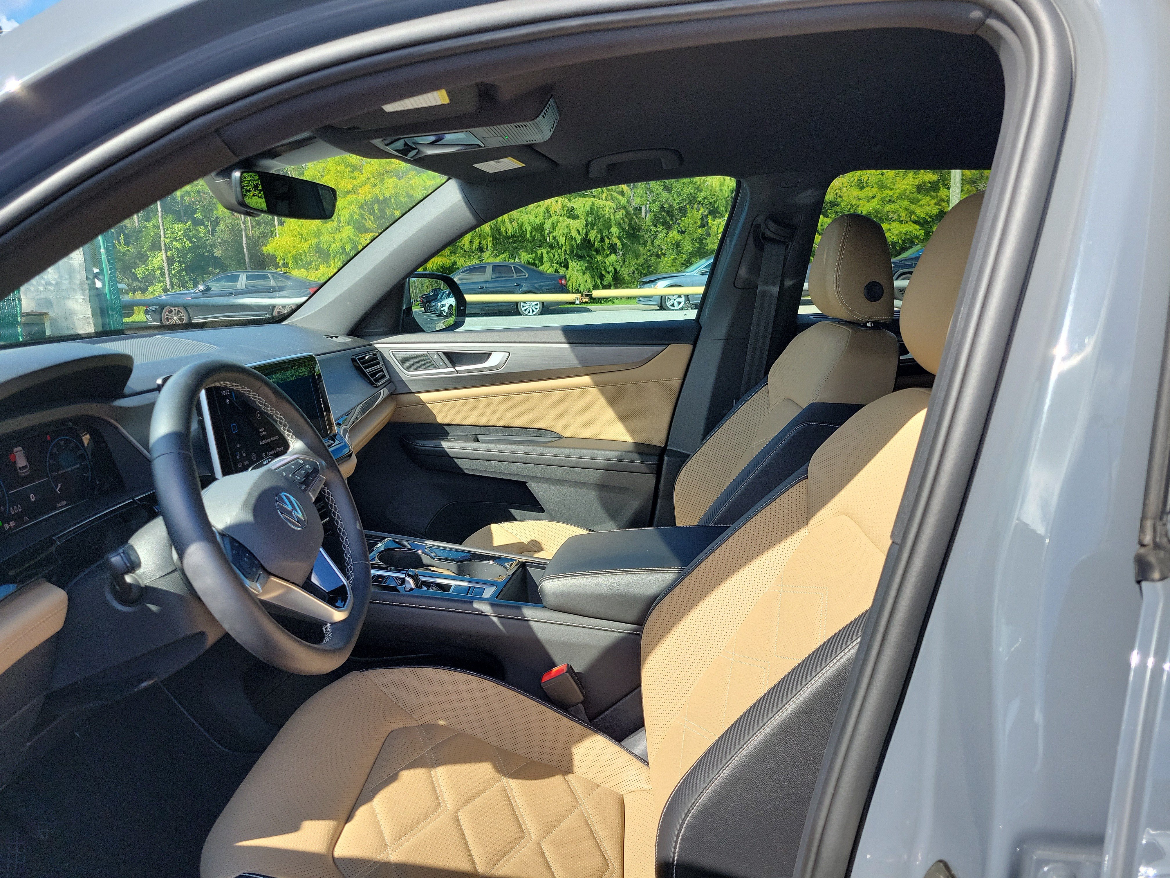 2024 Volkswagen Atlas Cross Sport SE w/Tech - Photo 16