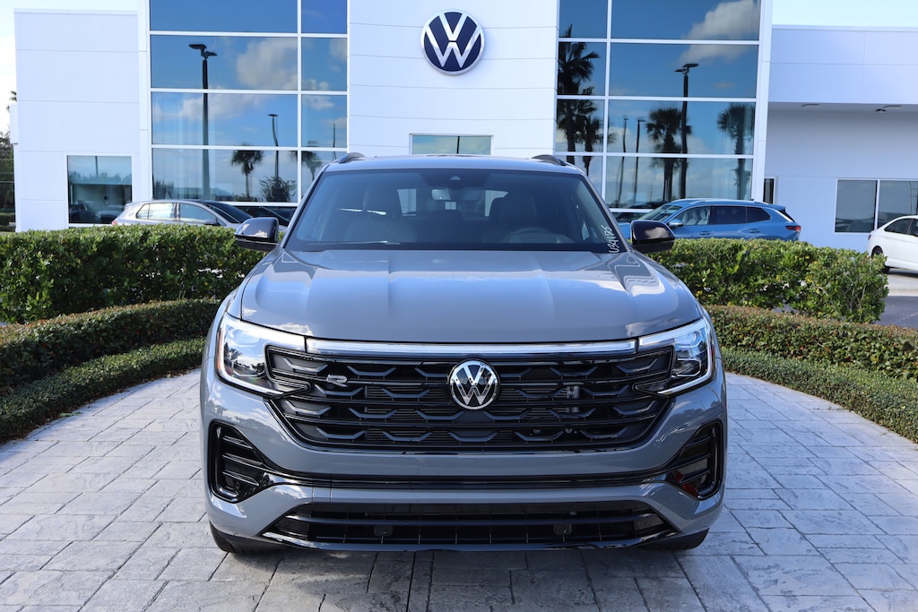 New 2026 Volkswagen Atlas Cross Sport 2.0T SEL R-Line Black SUV
