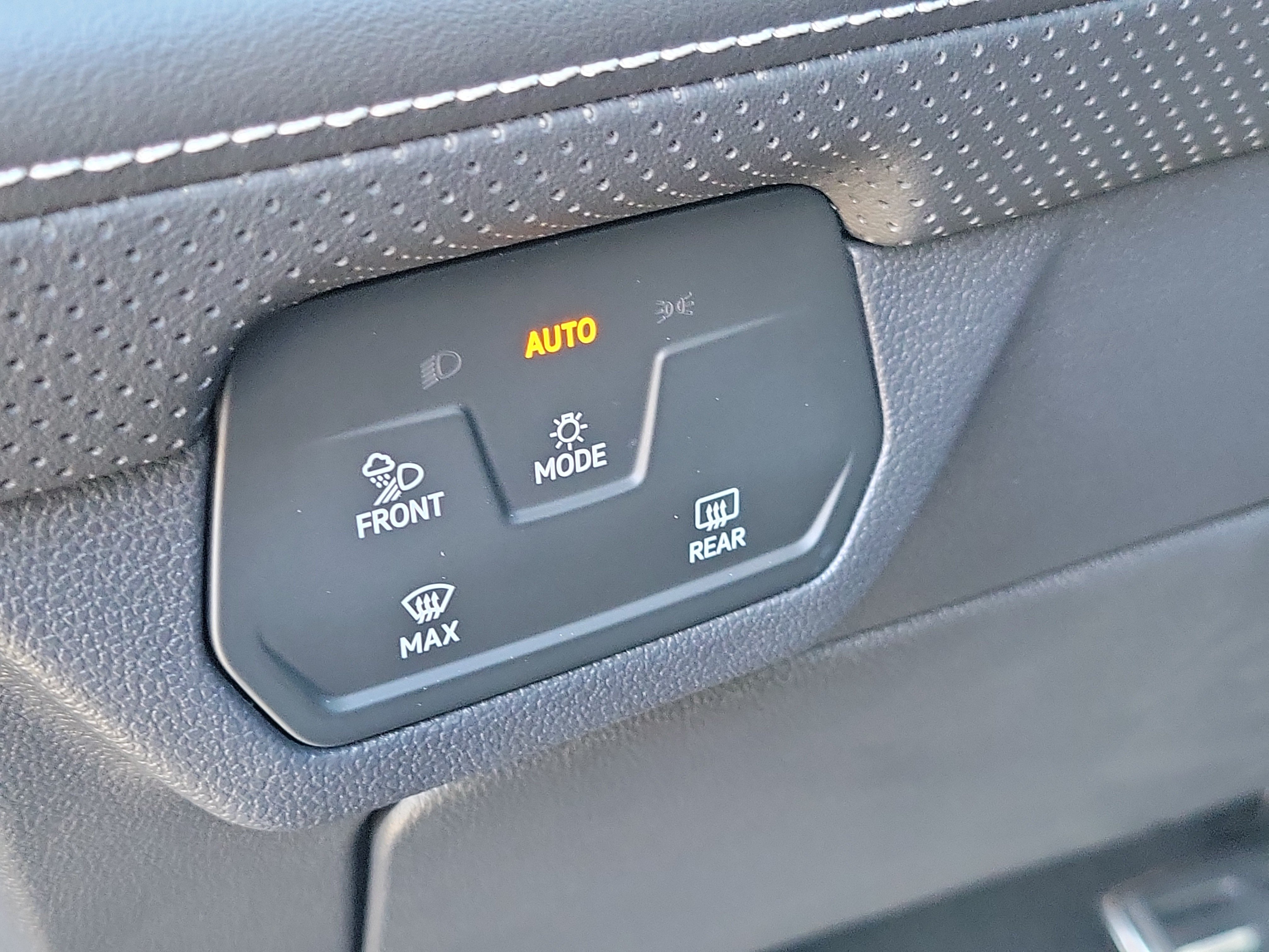 2026 Volkswagen Atlas Cross Sport SEL R-LINE - Photo 32