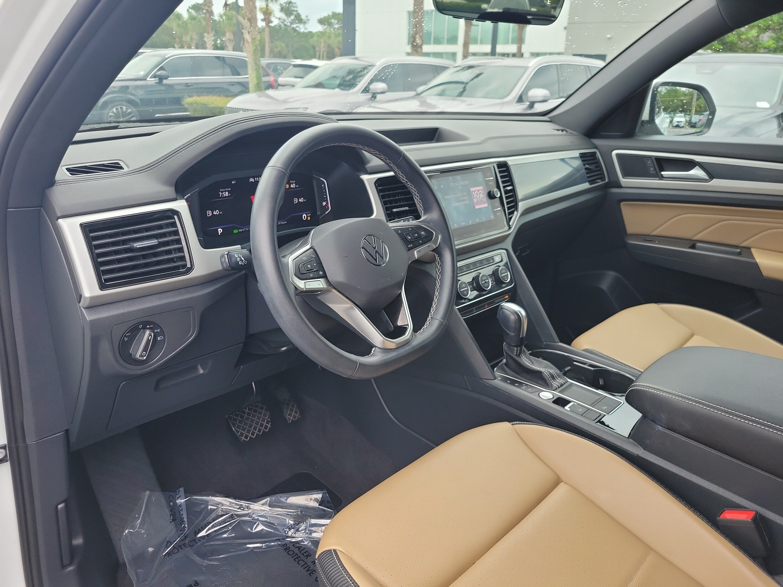 2022 Volkswagen Atlas Cross Sport SE w/Tech - Photo 14