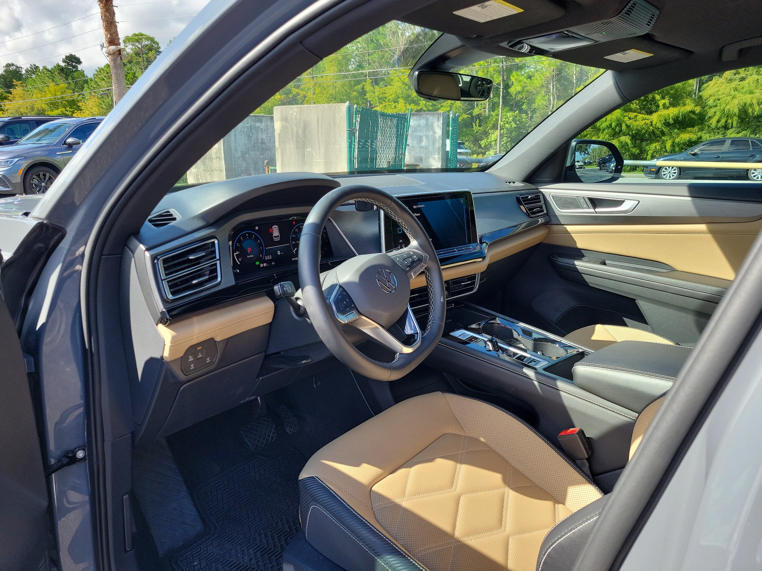 2024 Volkswagen Atlas Cross Sport SE w/Tech - Photo 17