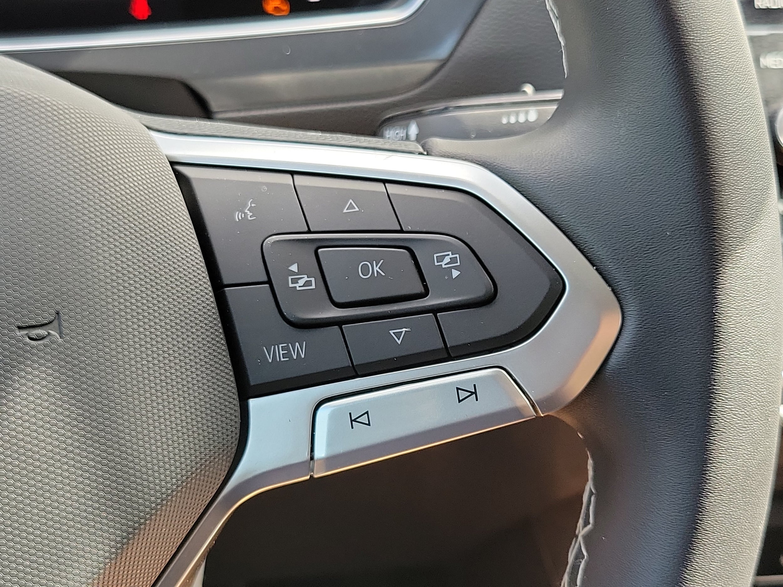 2023 Volkswagen Tiguan SE - Photo 17