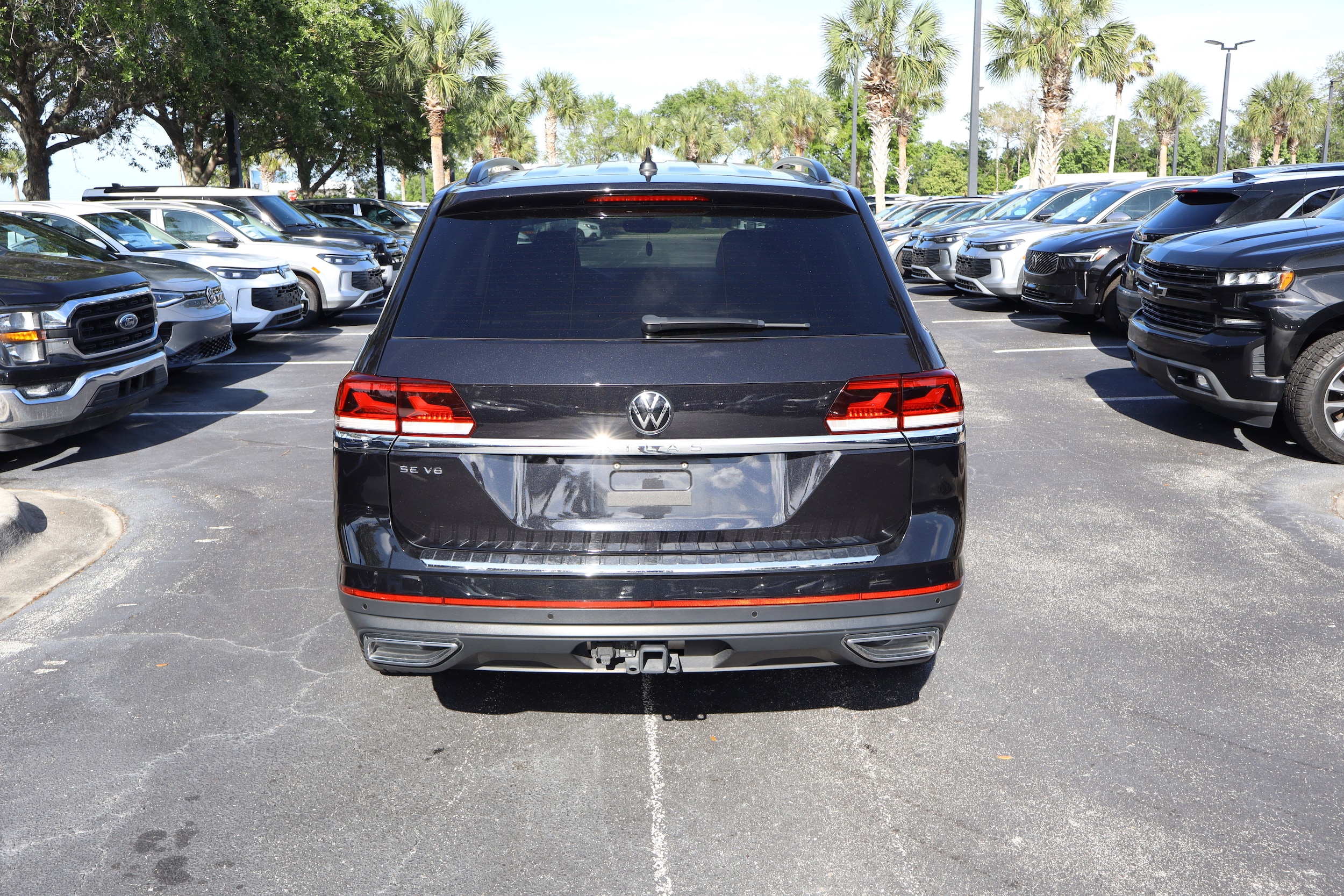 2023 Volkswagen Atlas SE w/Tech - Photo 6