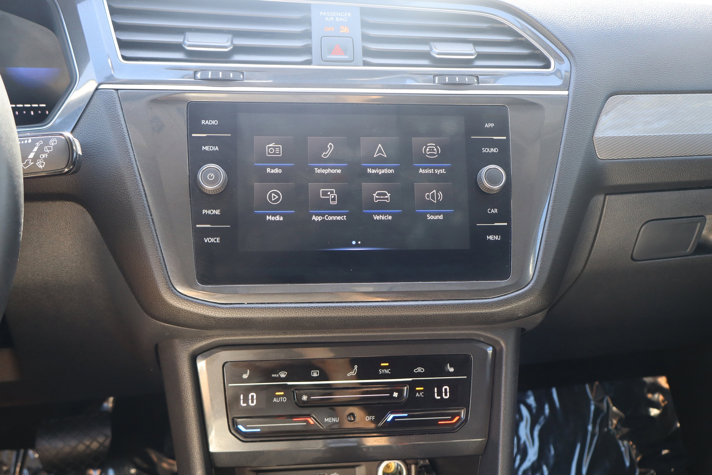 2023 Volkswagen Tiguan SE - Photo 22