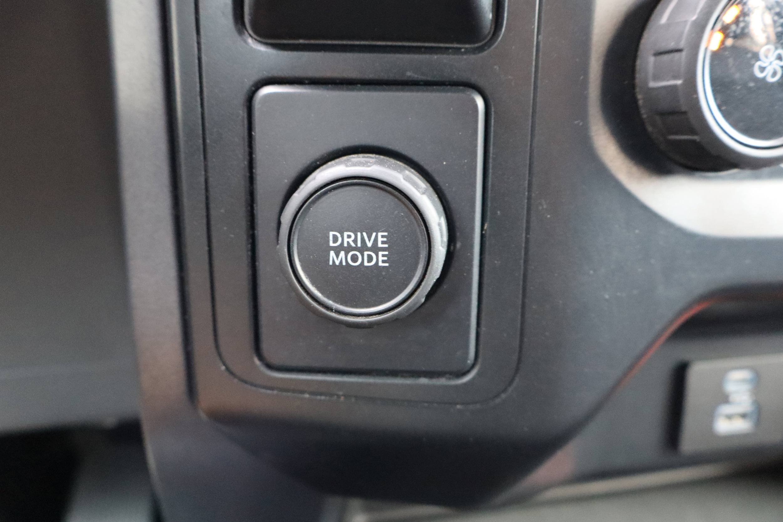 2023 Ford F-150 XLT - Photo 23