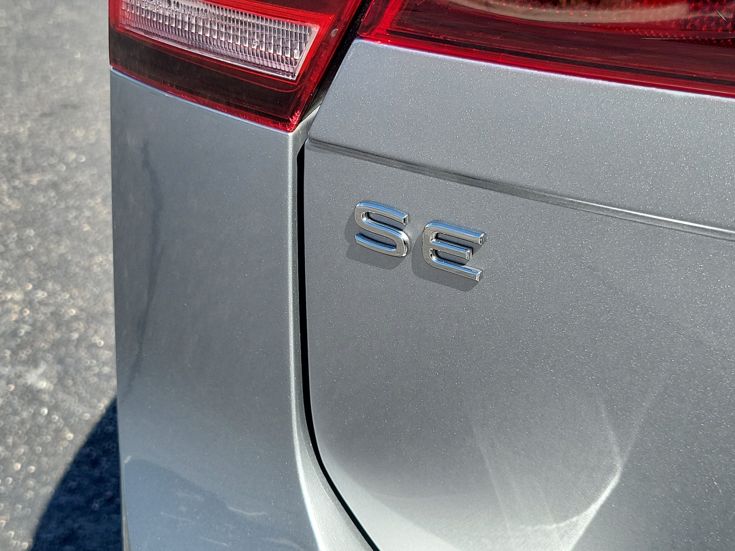 2024 Volkswagen Tiguan SE - Photo 8