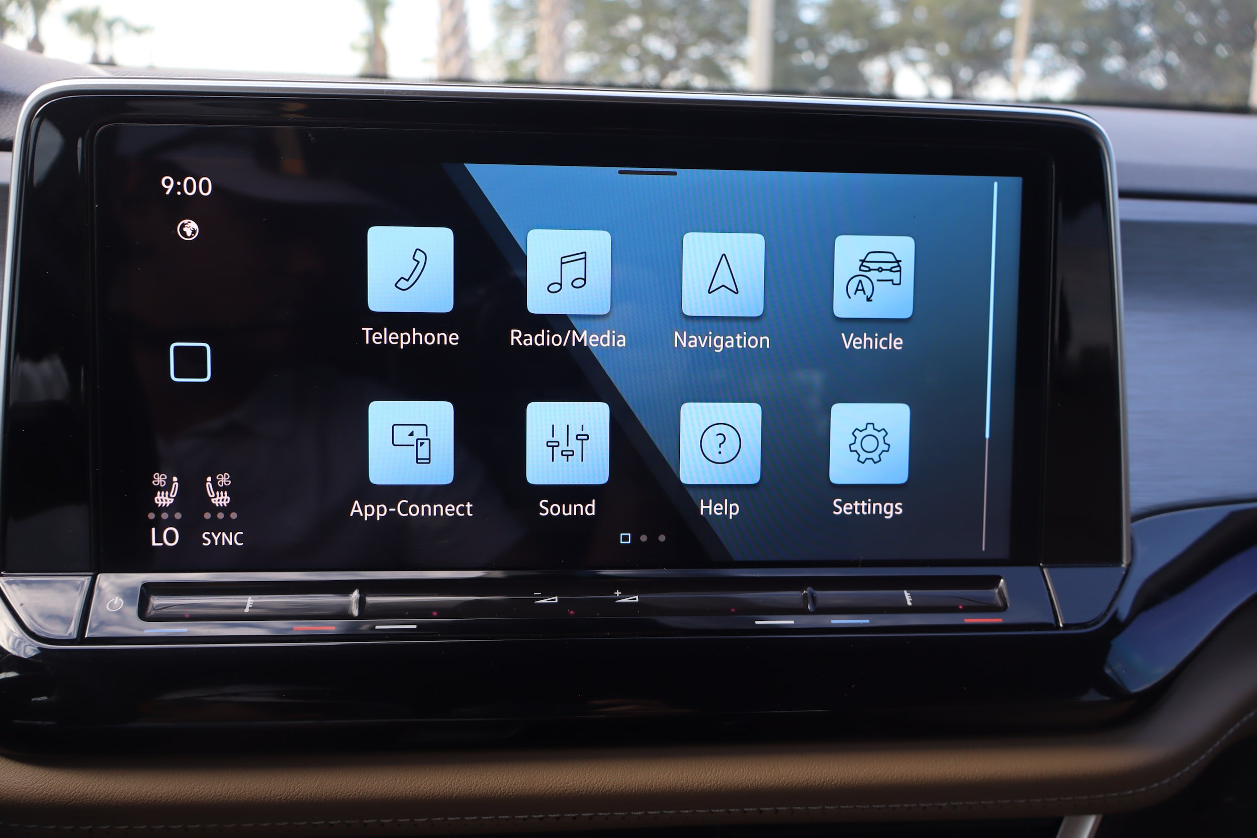 2024 Volkswagen Atlas Cross Sport SE w/Tech - Photo 24