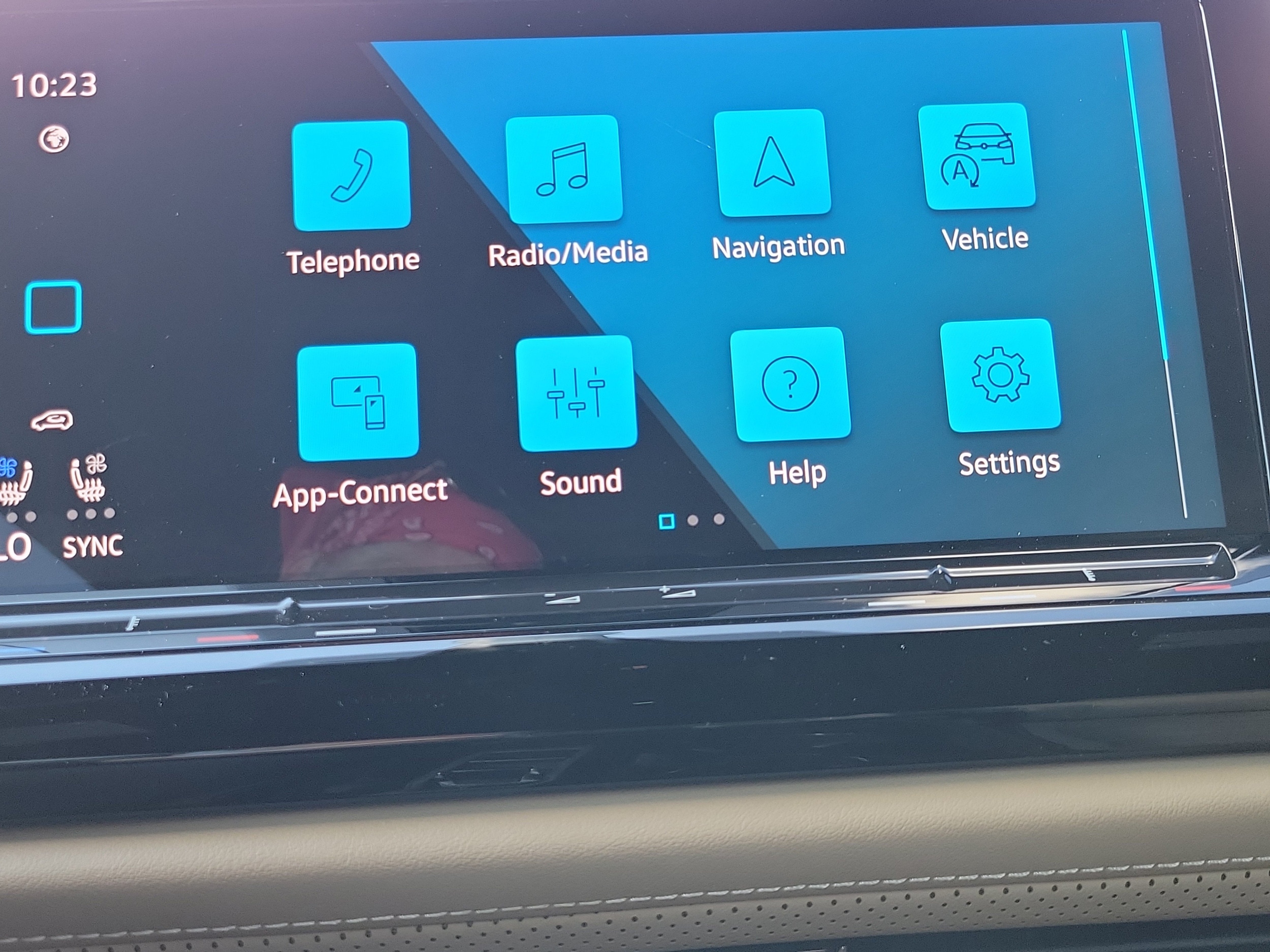2024 Volkswagen Atlas Cross Sport SE w/Tech - Photo 22