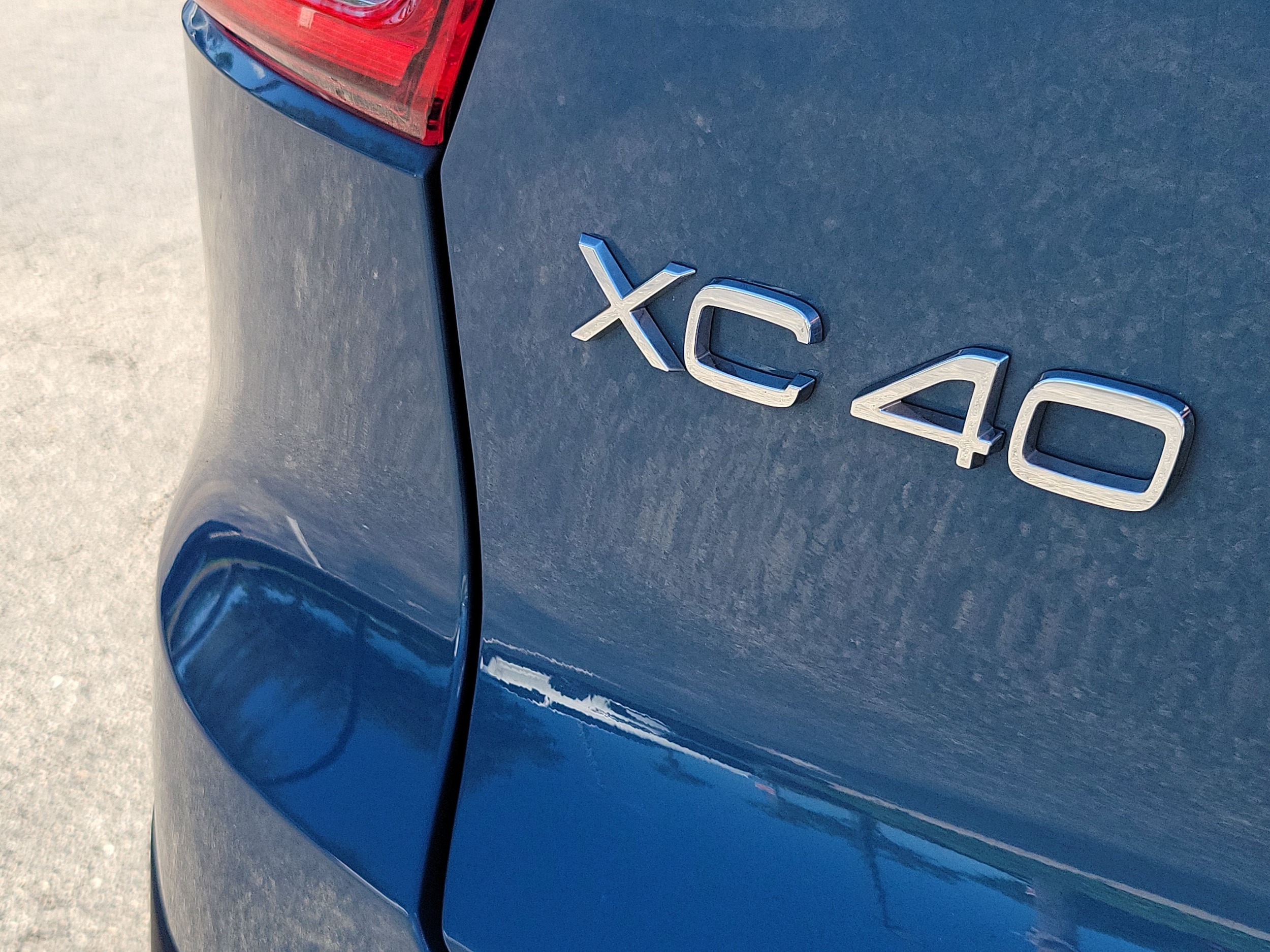 2023 Volvo XC40 Plus - Photo 8