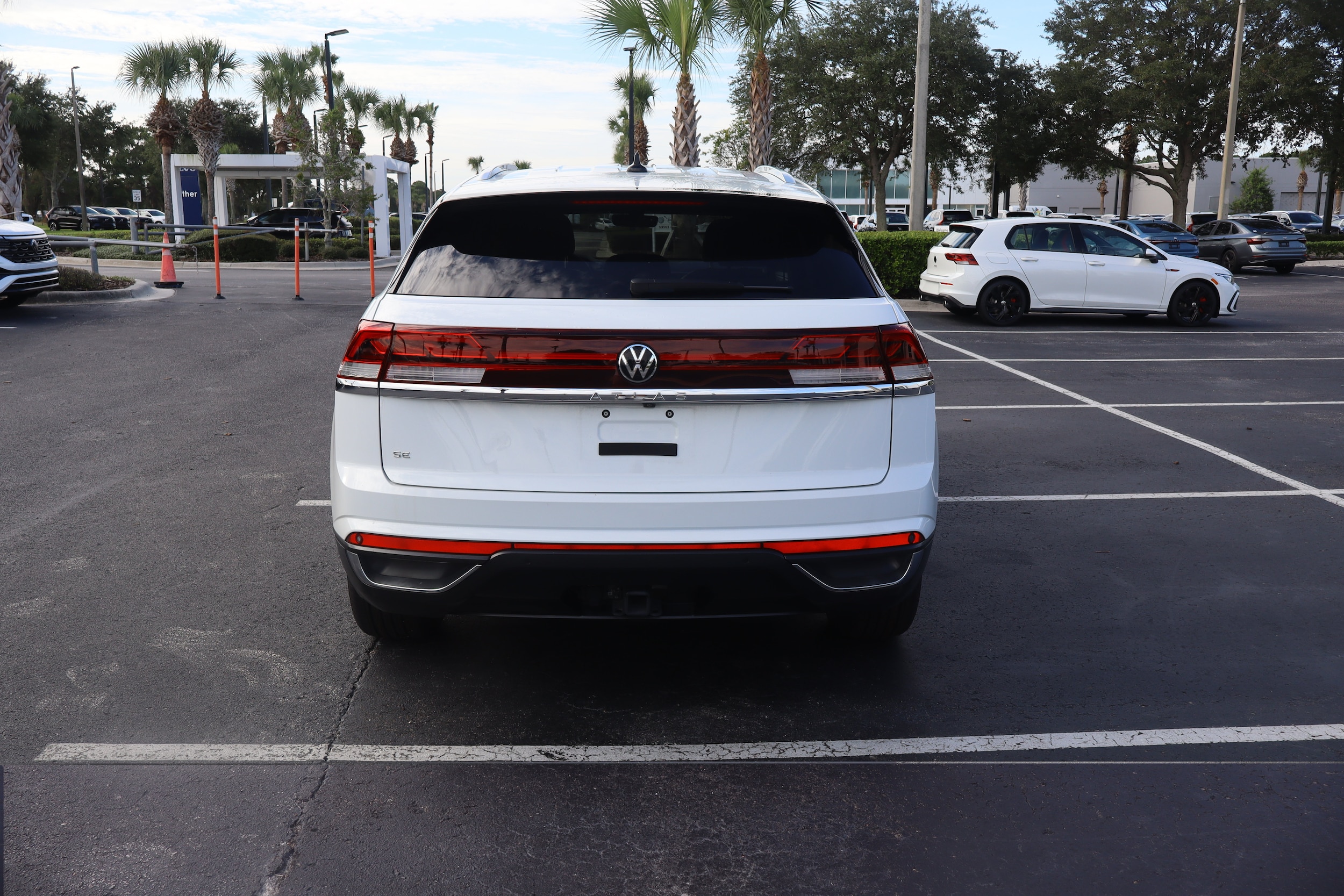 2024 Volkswagen Atlas Cross Sport SE w/Tech - Photo 6