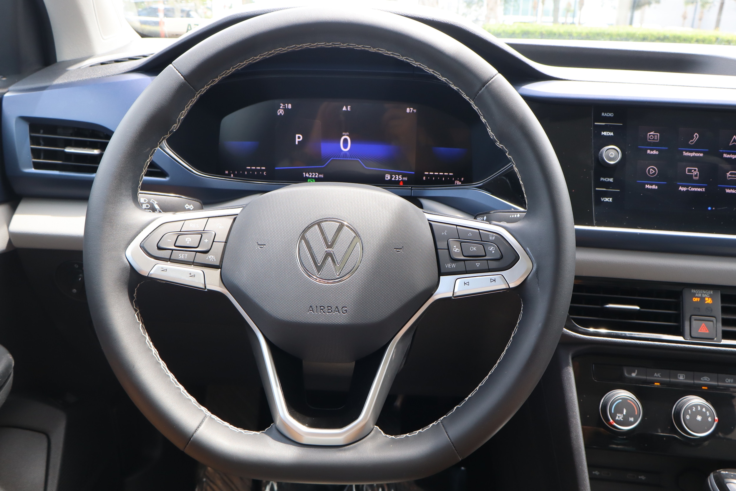 2023 Volkswagen Taos SE - Photo 24