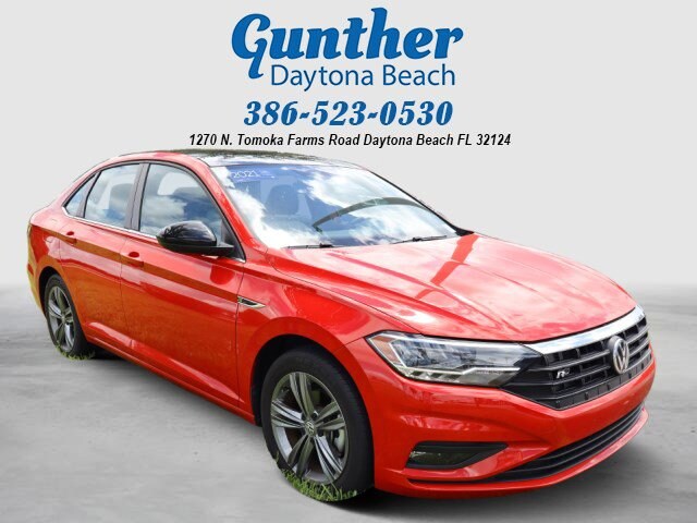 2021 Volkswagen Jetta SE R-Line photo 2