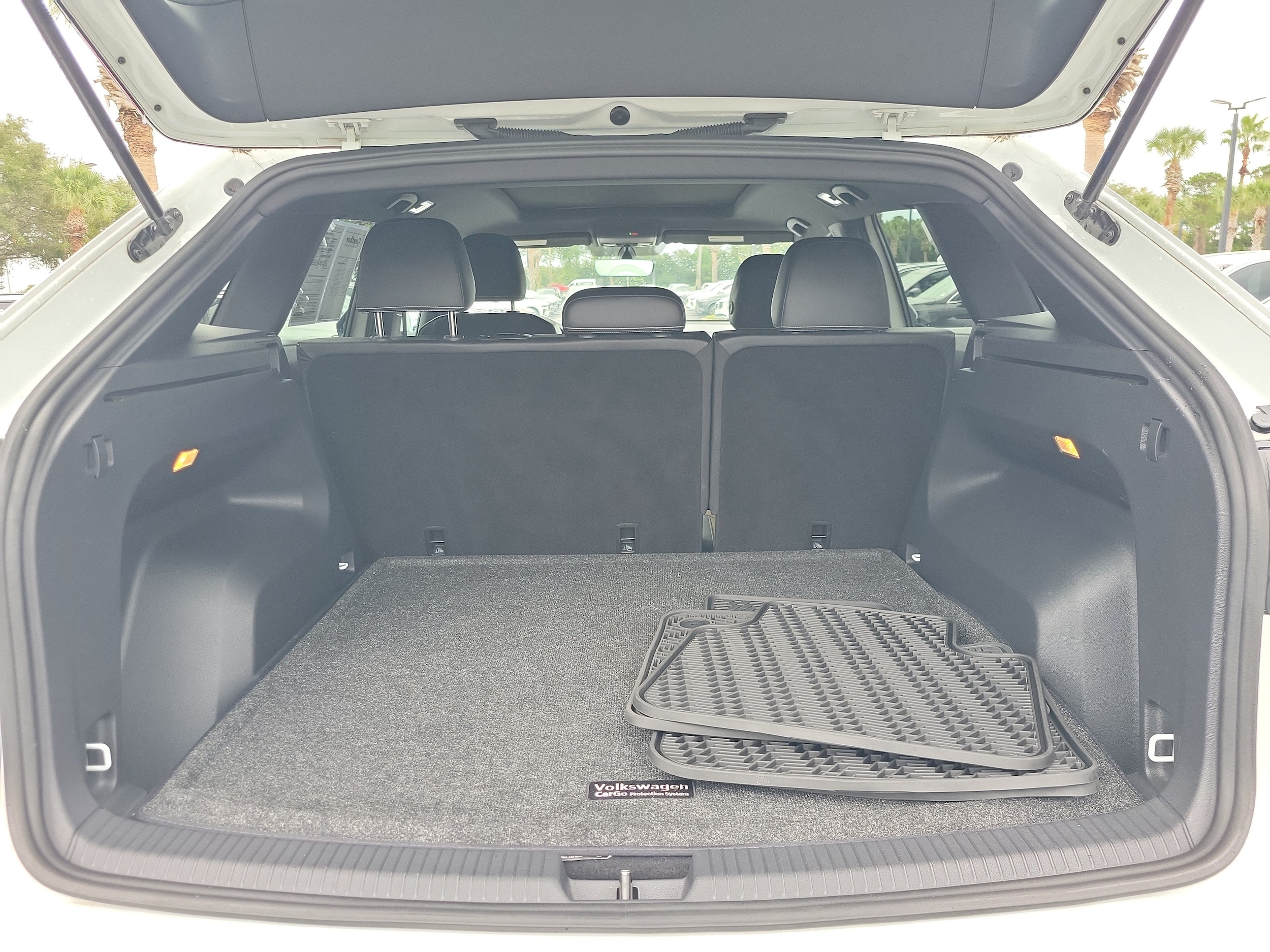 2022 Volkswagen Atlas Cross Sport SE w/Tech - Photo 7