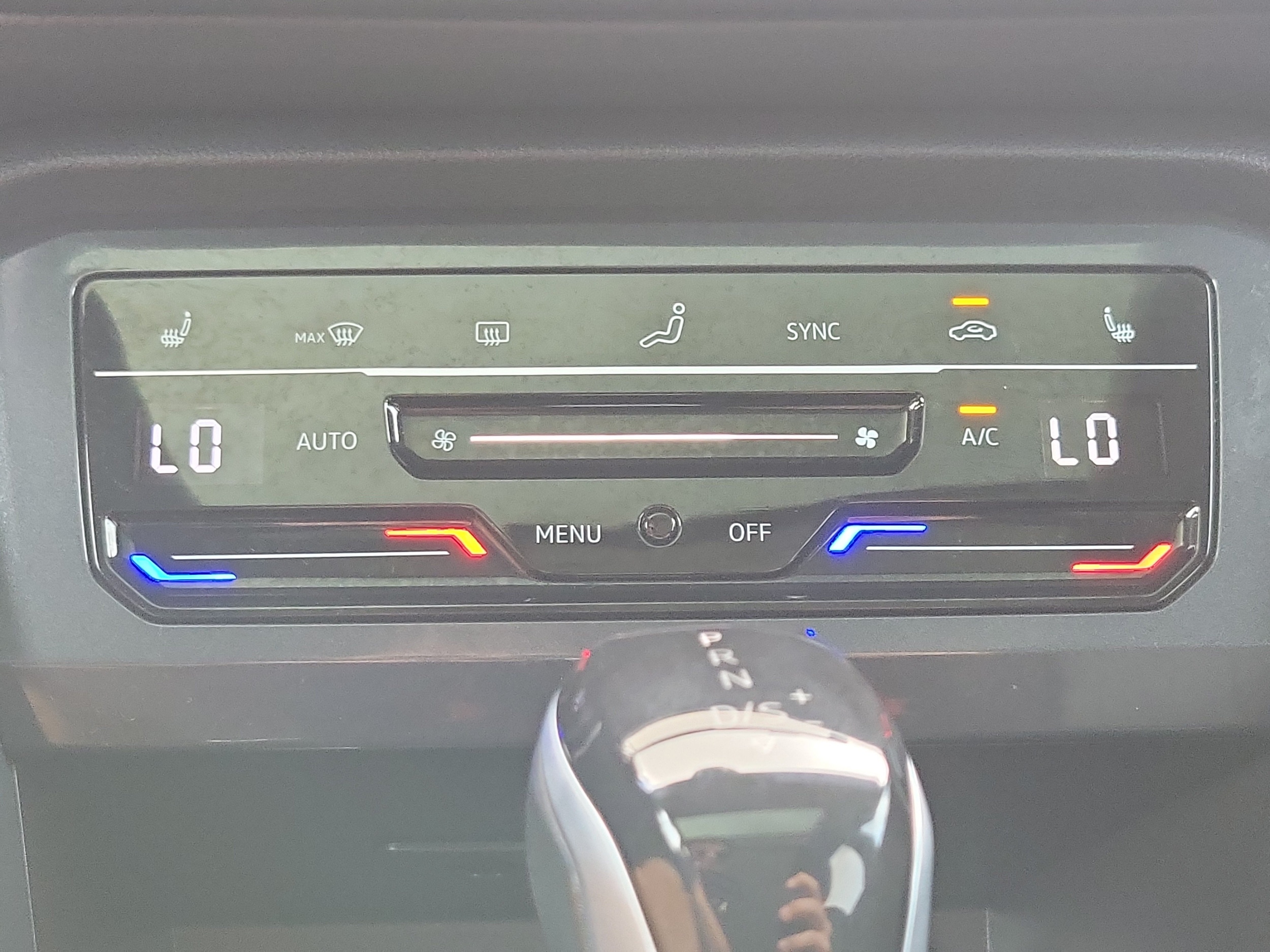 2024 Volkswagen Tiguan SE - Photo 23