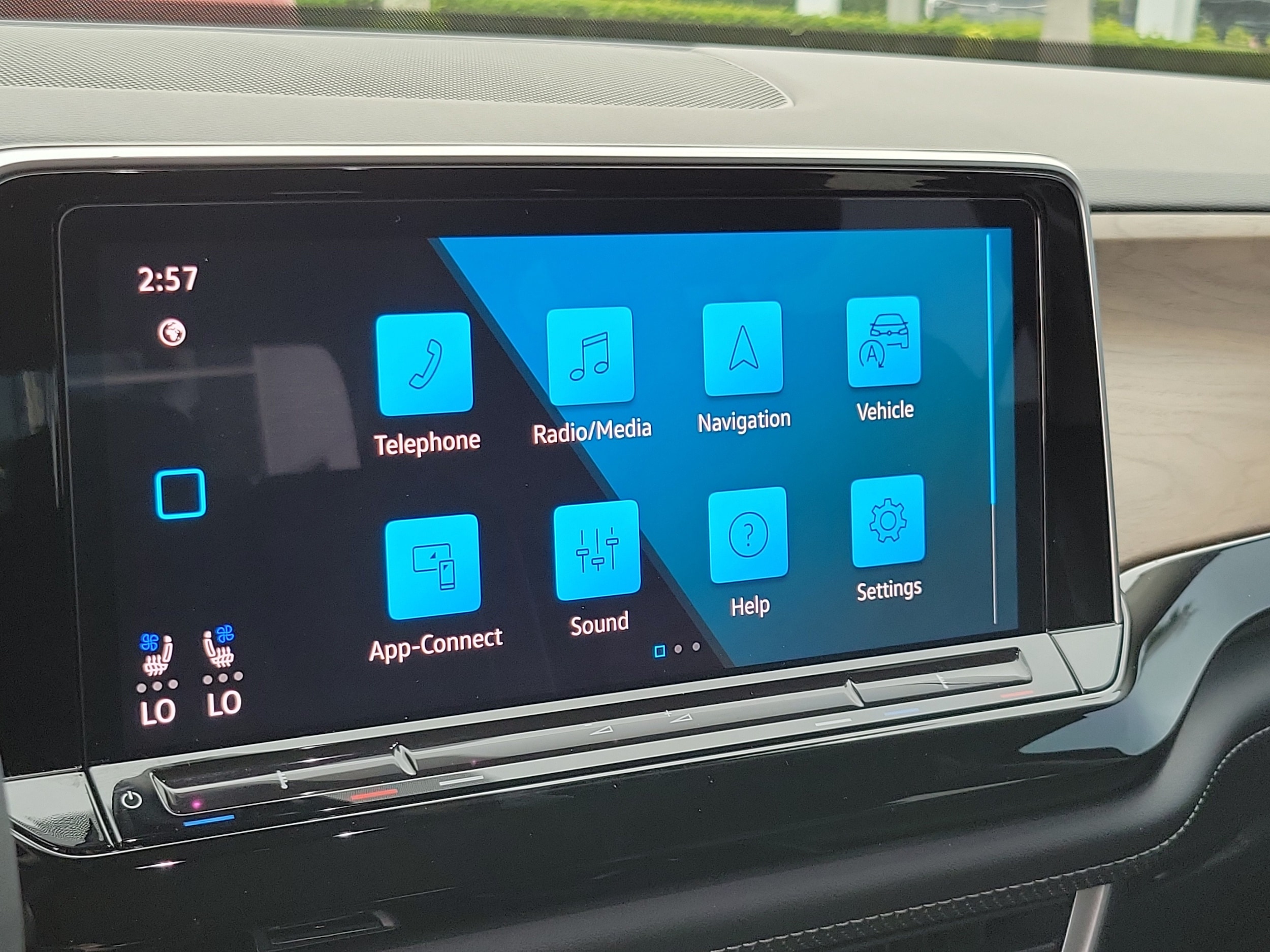 2024 Volkswagen Atlas SE w/Tech - Photo 20