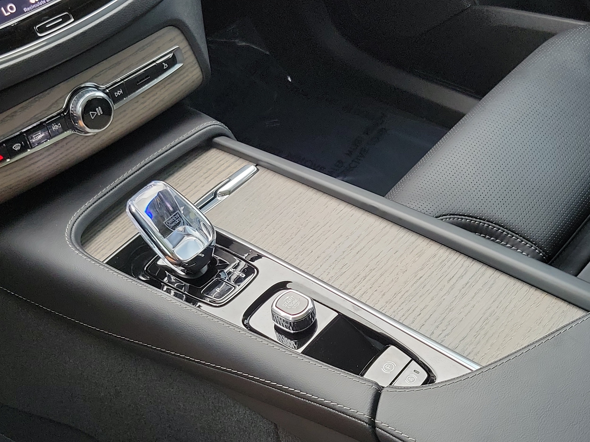 2024 Volvo XC90 Ultimate - Photo 25