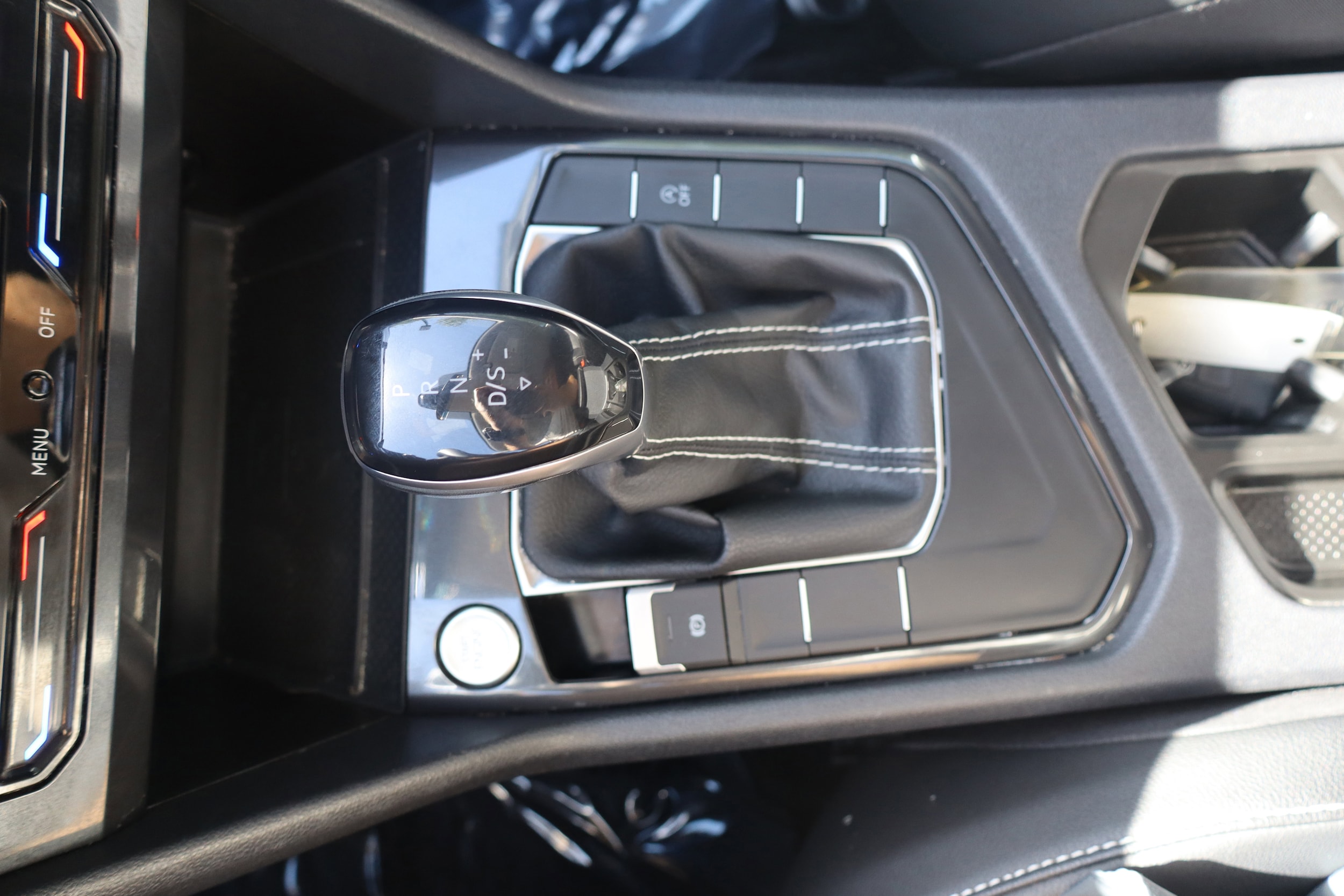 2023 Volkswagen Tiguan SE - Photo 23