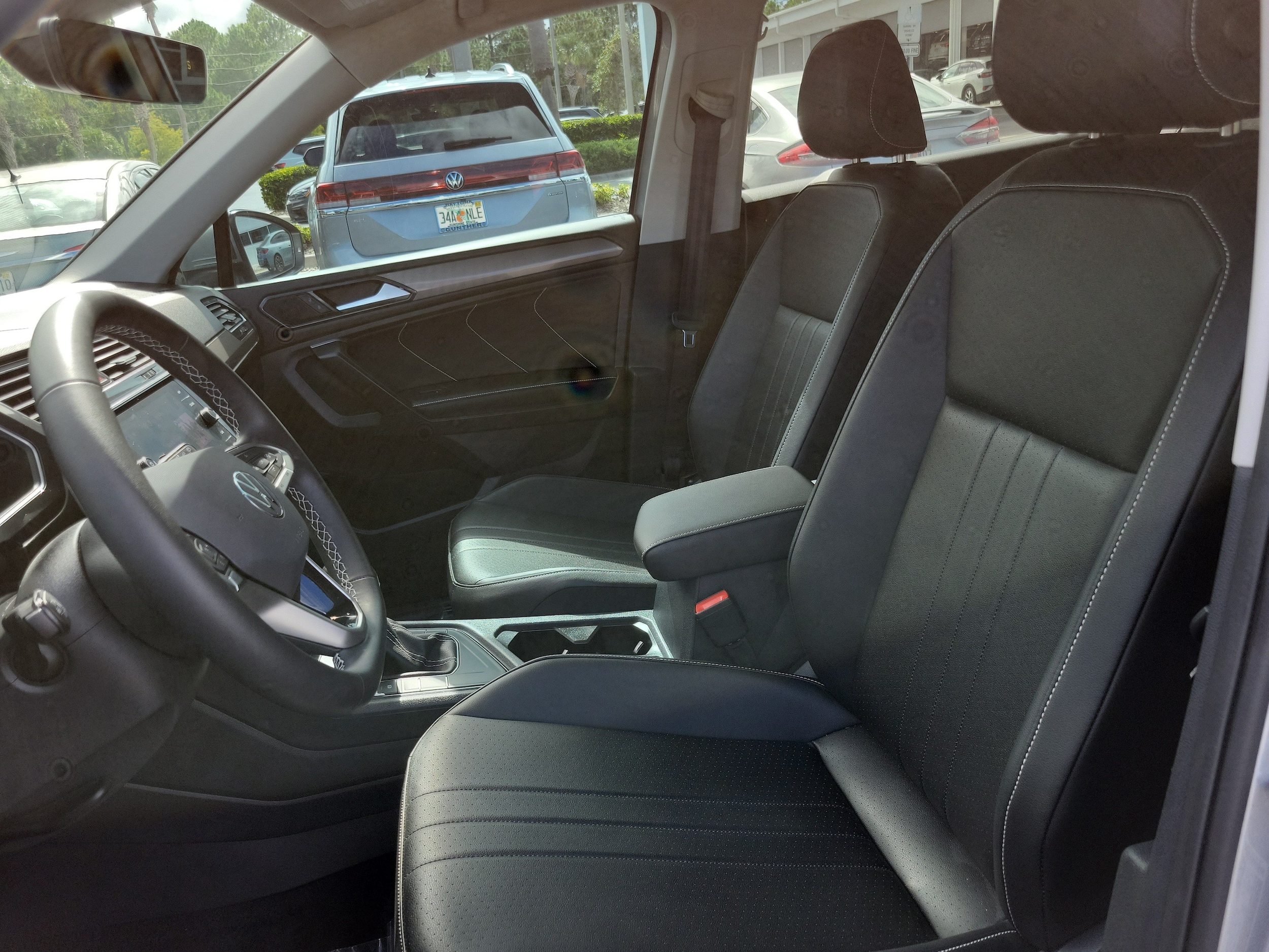 2023 Volkswagen Tiguan SE - Photo 14