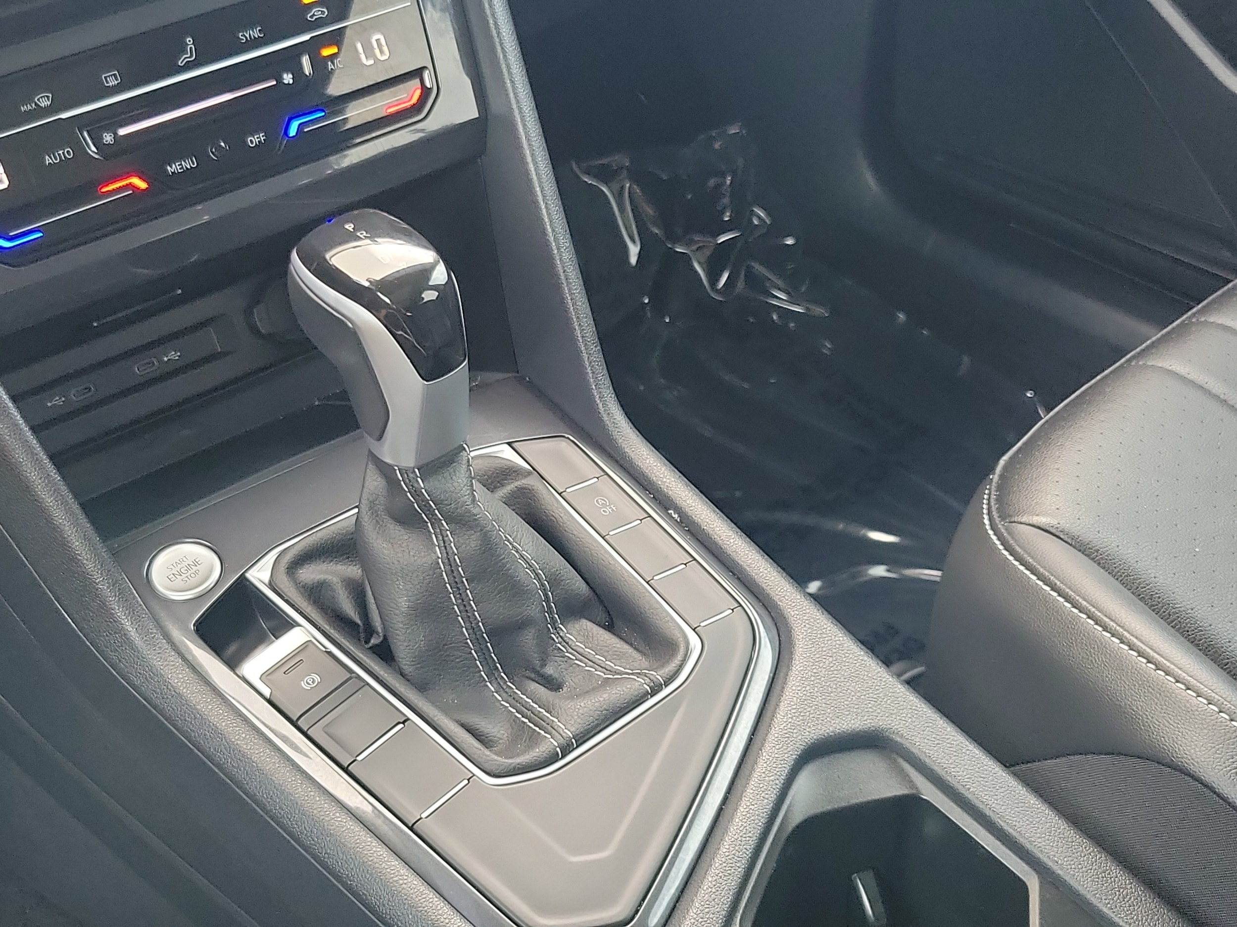 2024 Volkswagen Tiguan SE - Photo 25