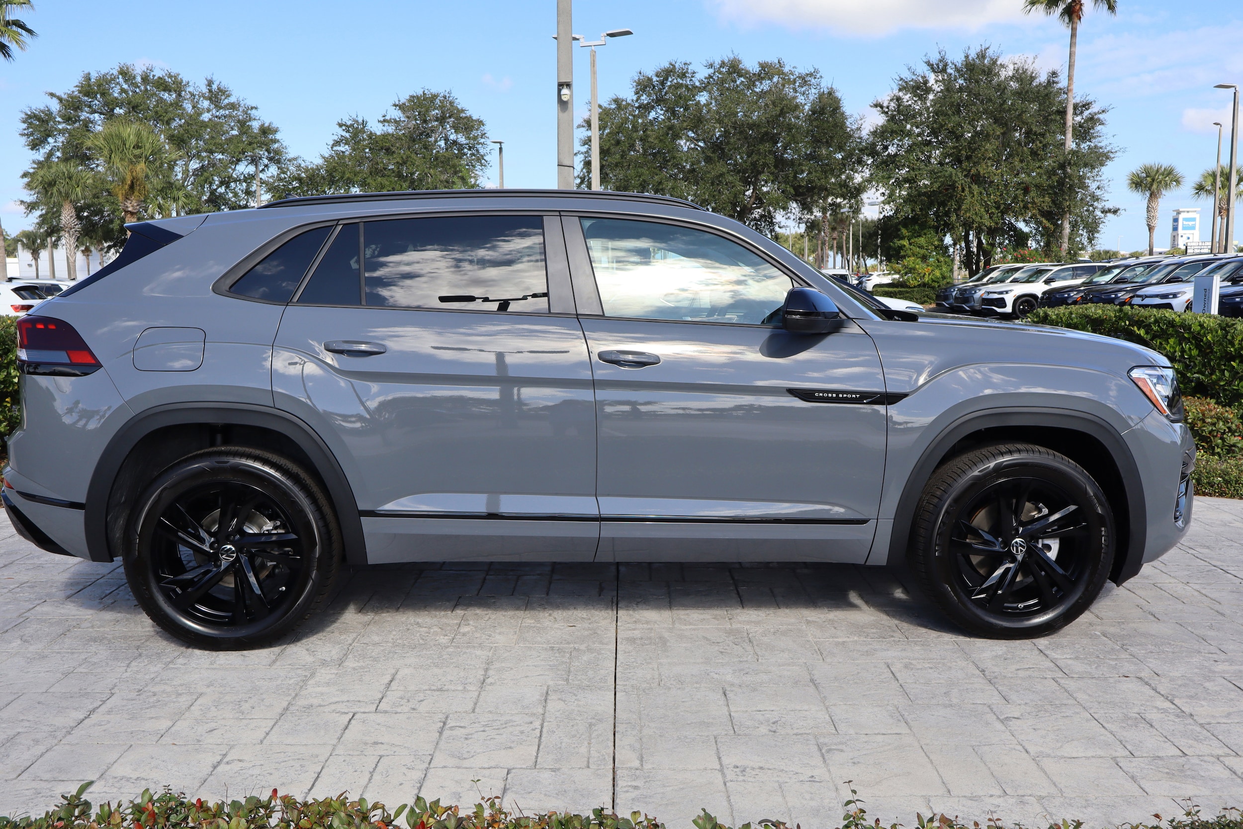 2026 Volkswagen Atlas Cross Sport SEL R-LINE - Photo 9