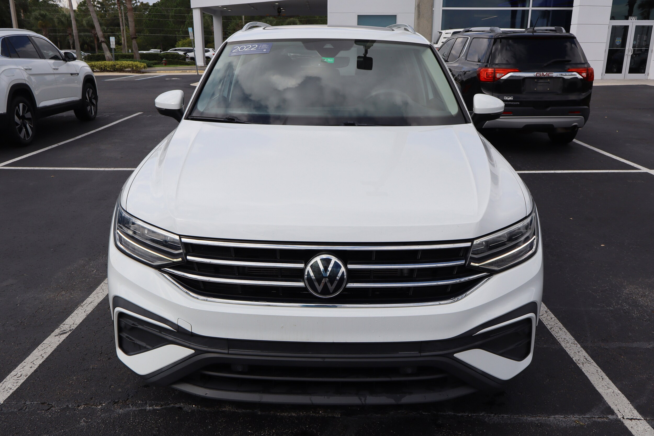 2022 Volkswagen Tiguan SE photo 3