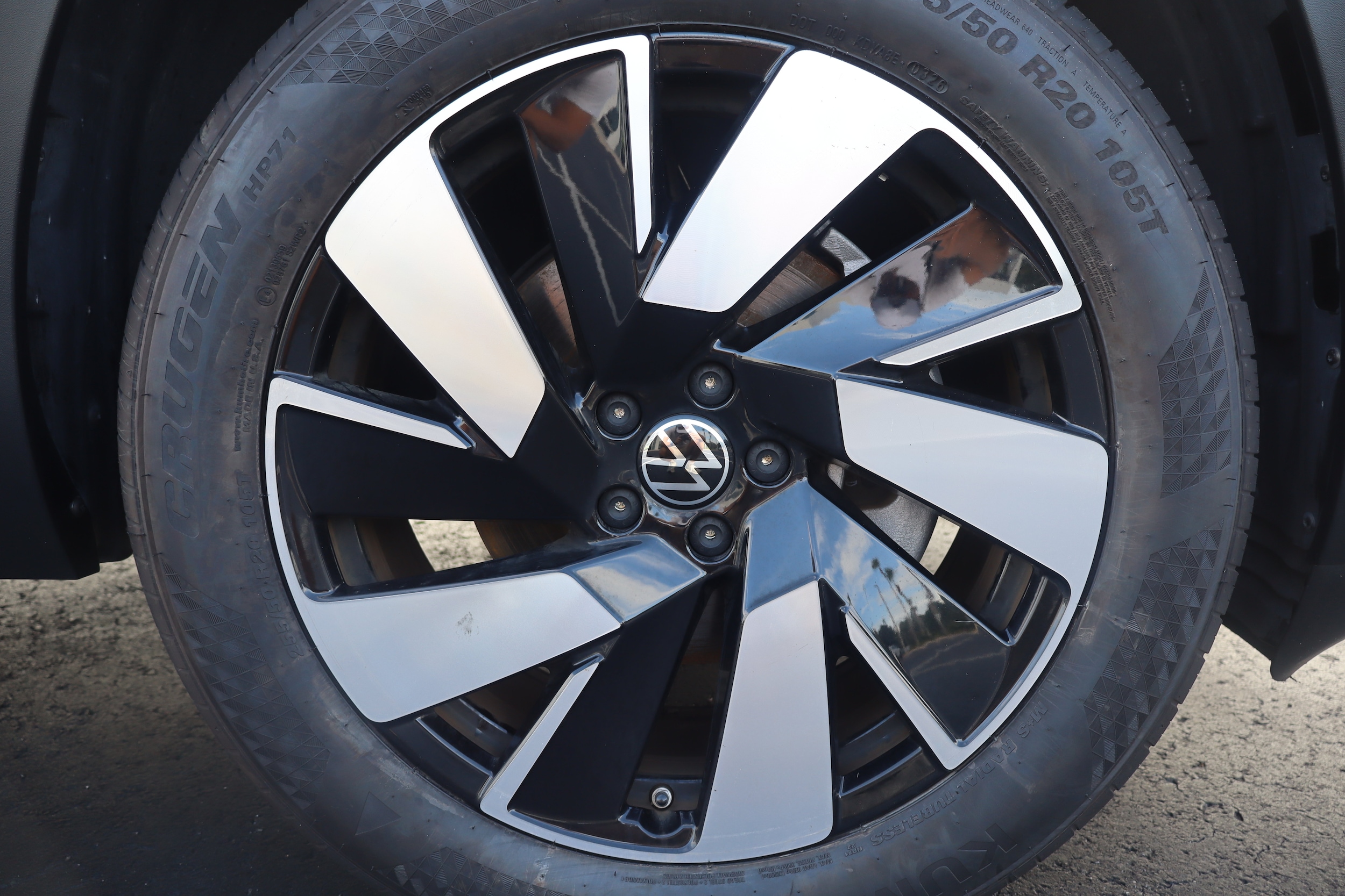 2024 Volkswagen Atlas Cross Sport SE w/Tech - Photo 9