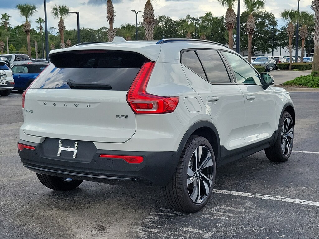 New 2026 Volvo XC40 B5 Plus SUV