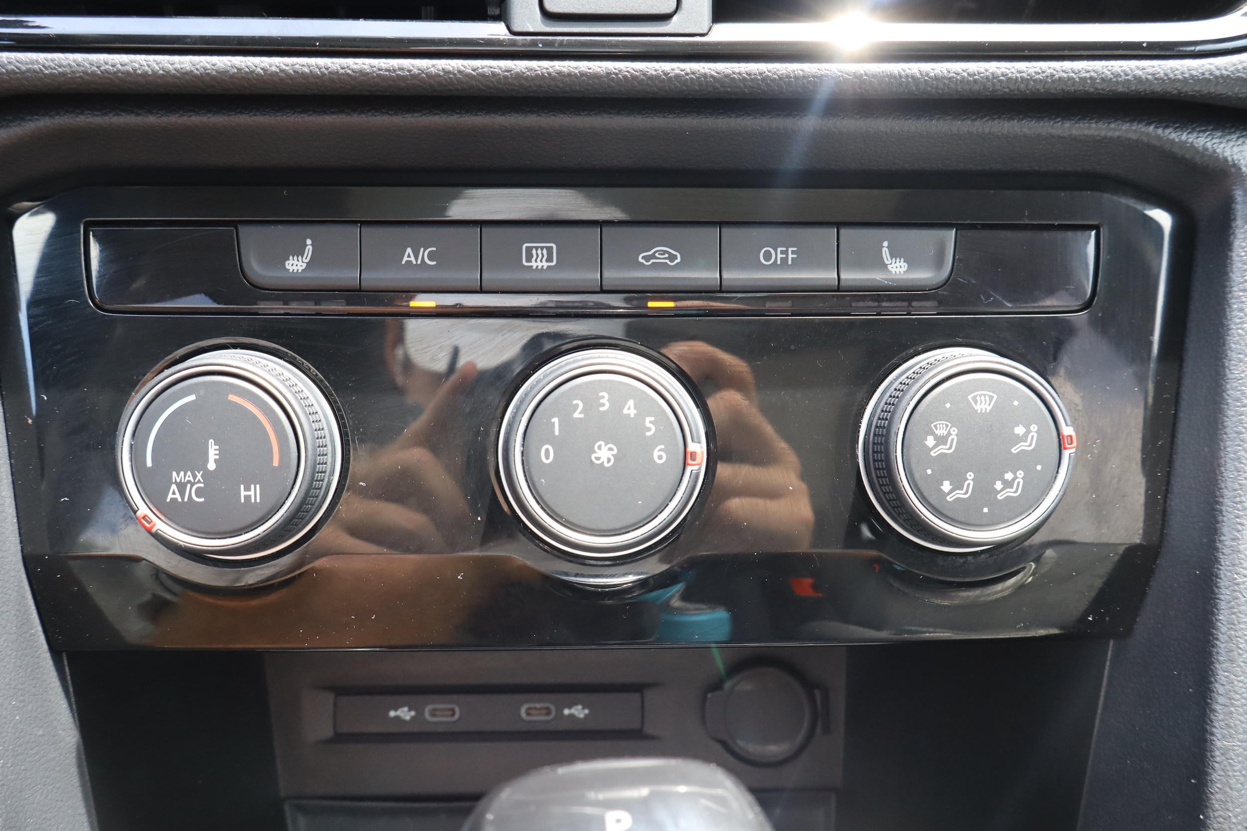 2023 Volkswagen Taos SE - Photo 27