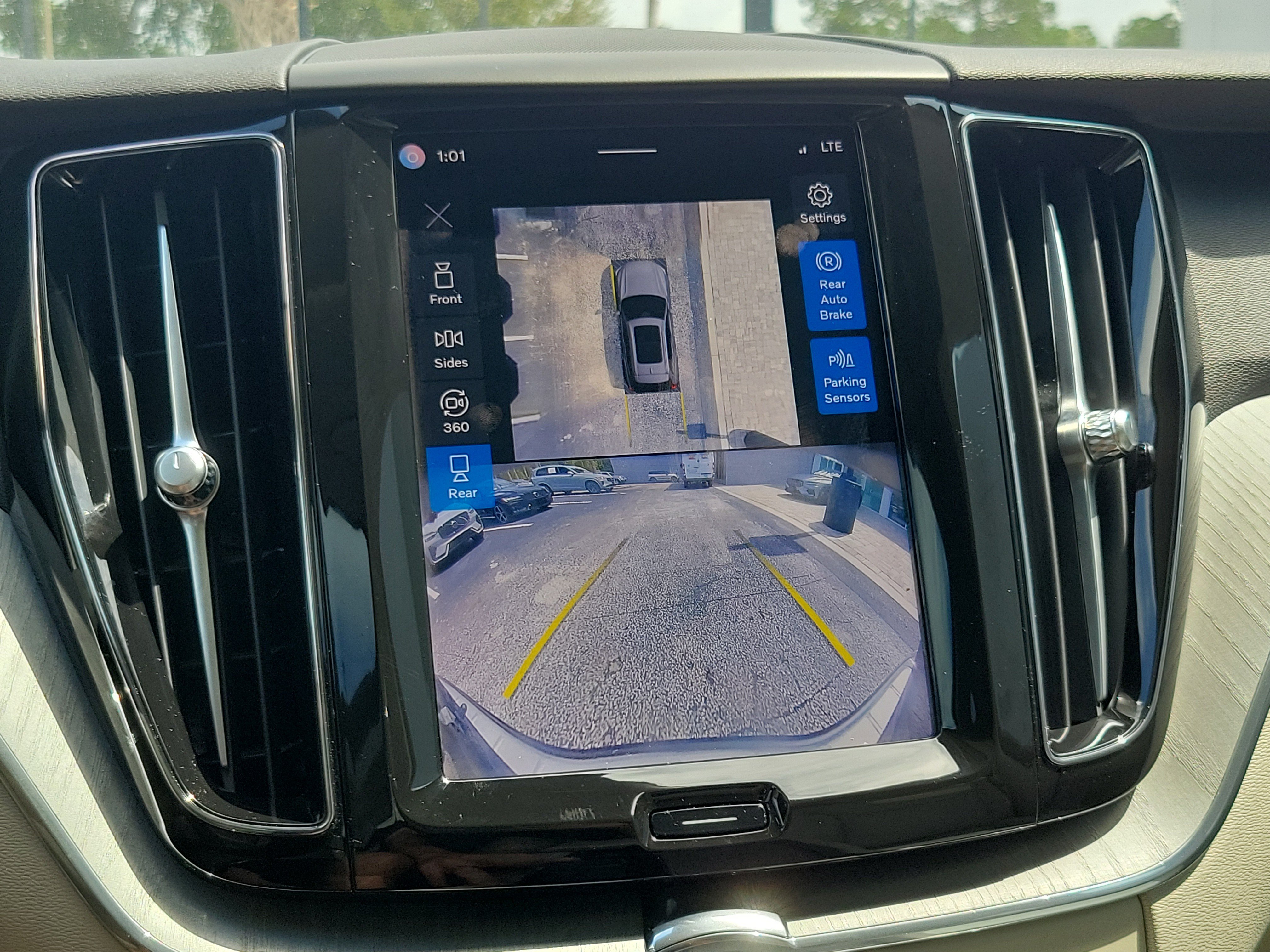 2024 Volvo XC60 Plus - Photo 22