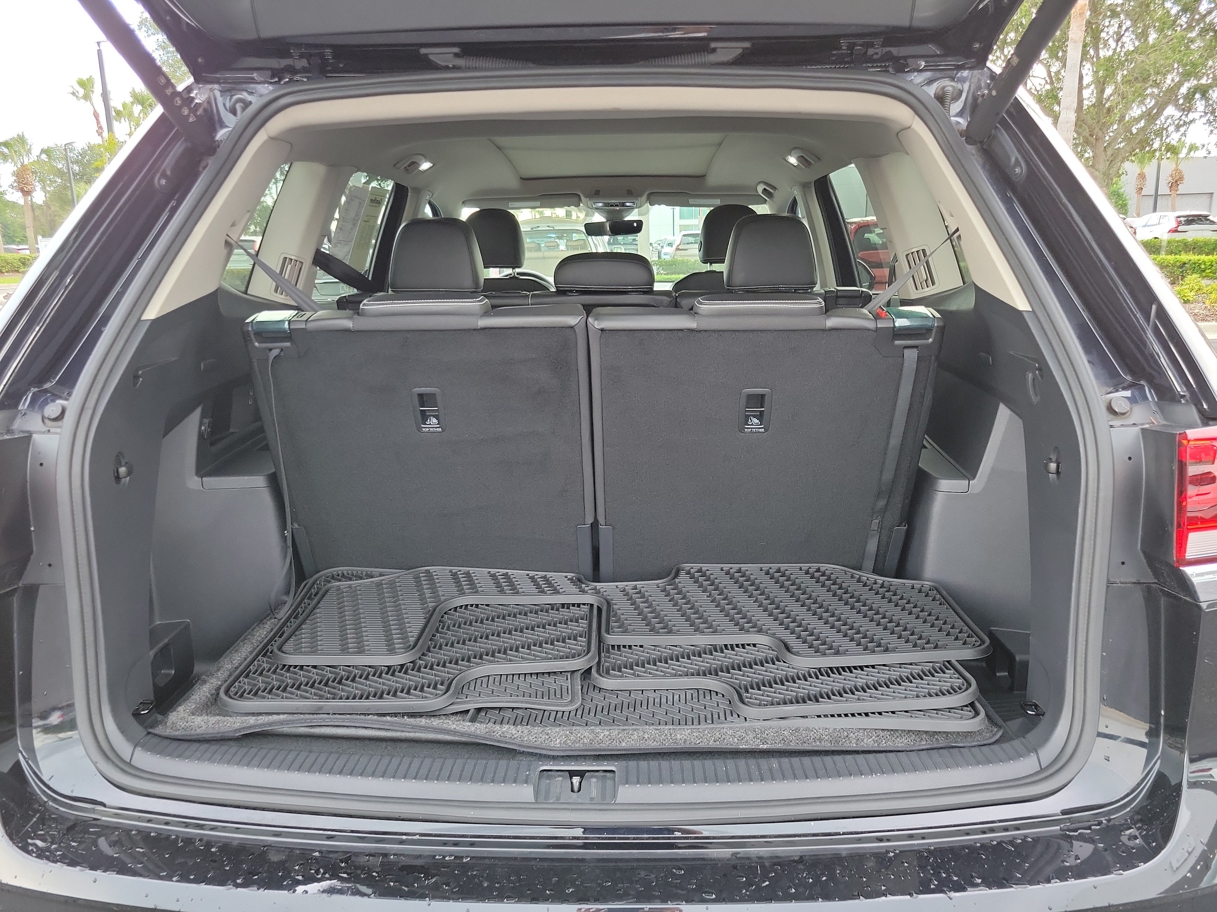 2024 Volkswagen Atlas SE w/Tech - Photo 7