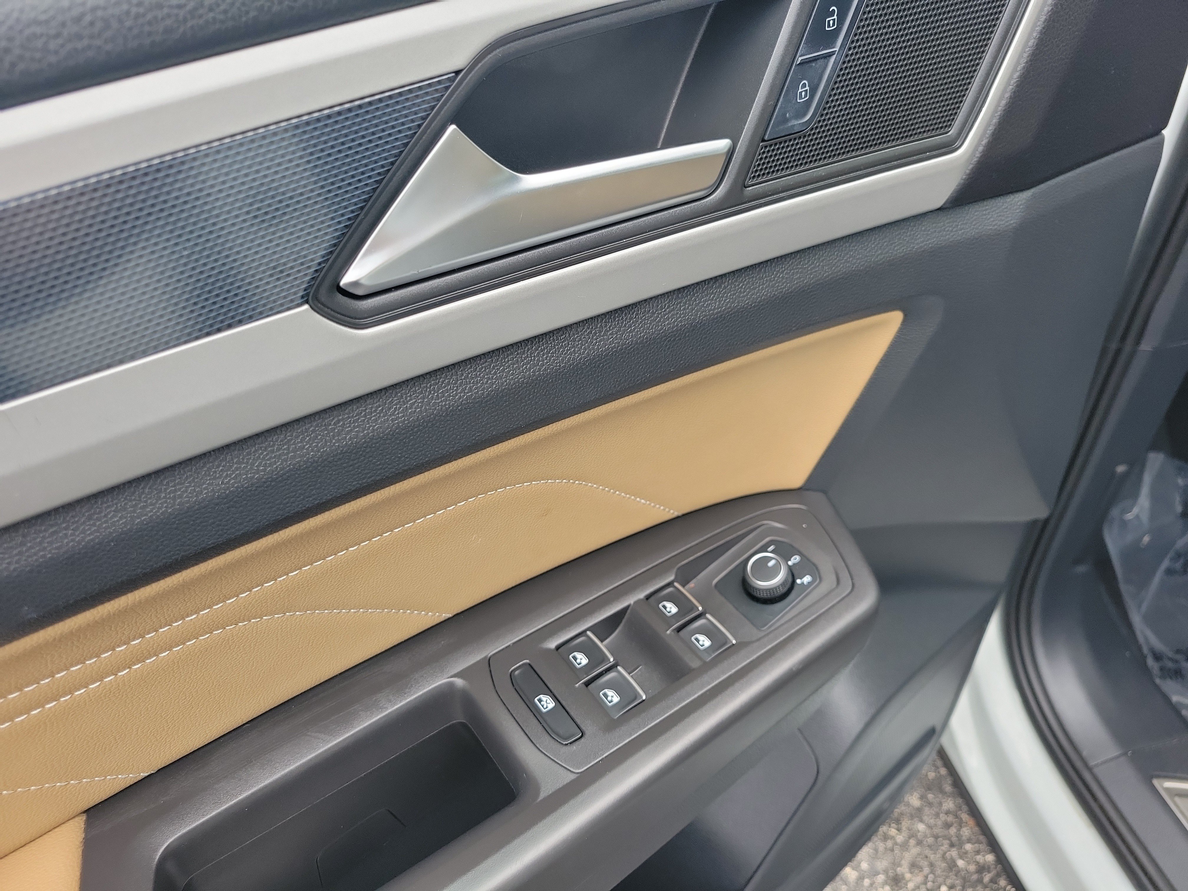 2022 Volkswagen Atlas Cross Sport SE w/Tech - Photo 13