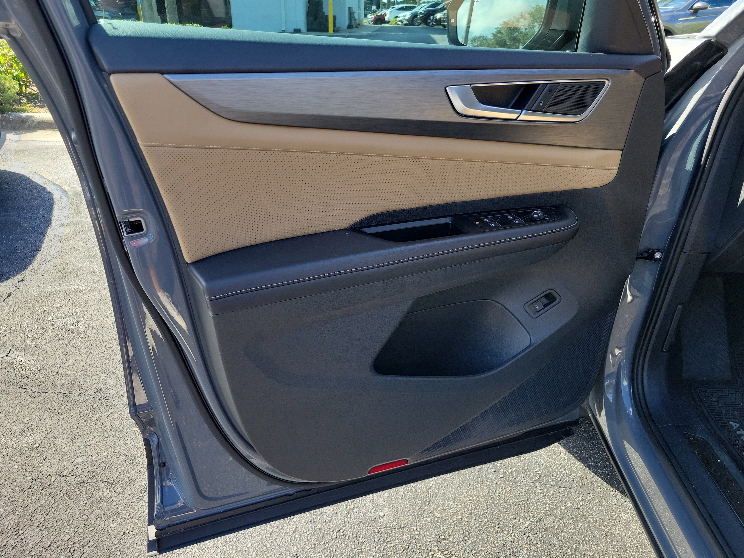 2024 Volkswagen Atlas Cross Sport SE w/Tech - Photo 14