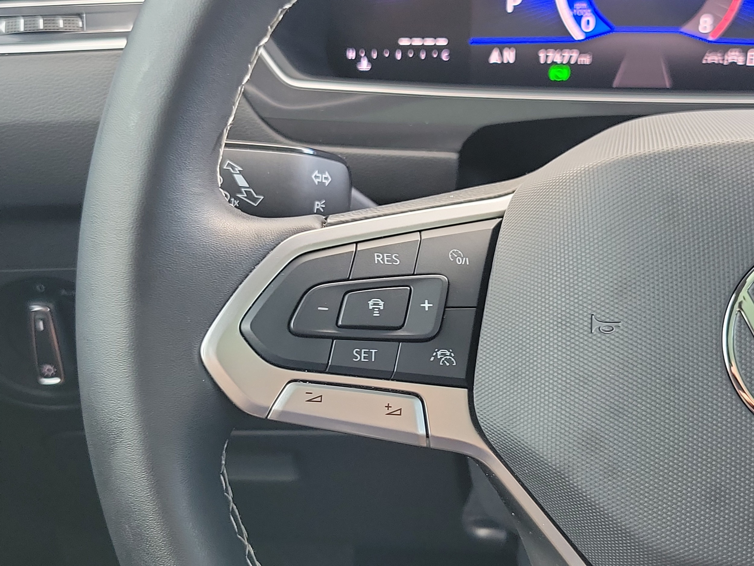 2024 Volkswagen Tiguan SE - Photo 17