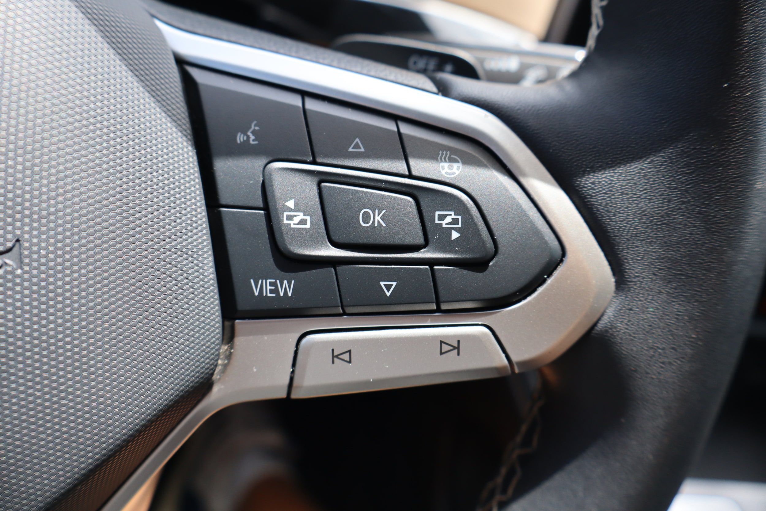 2024 Volkswagen Atlas SE w/Tech - Photo 25