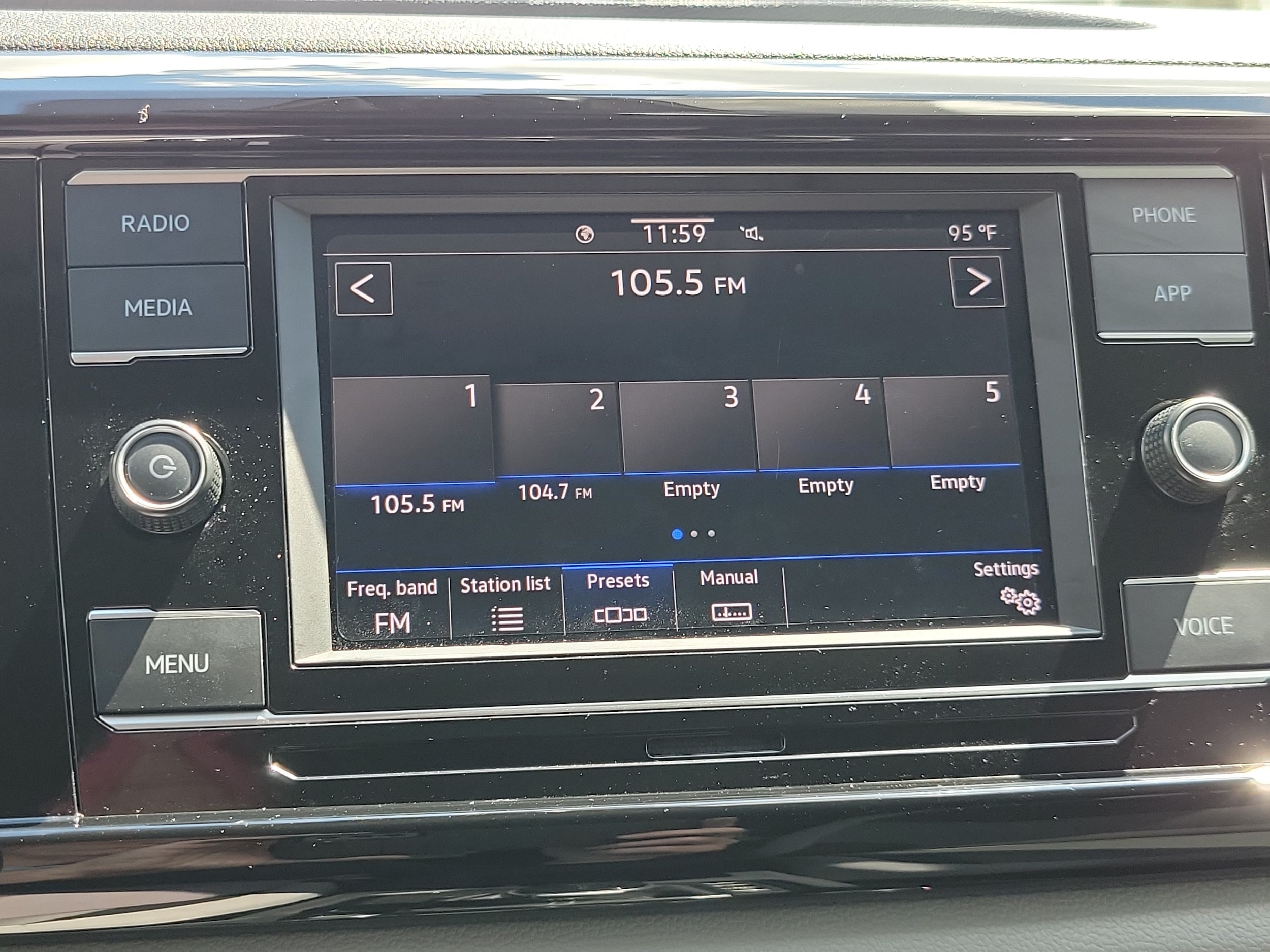 2024 Volkswagen Taos S - Photo 21