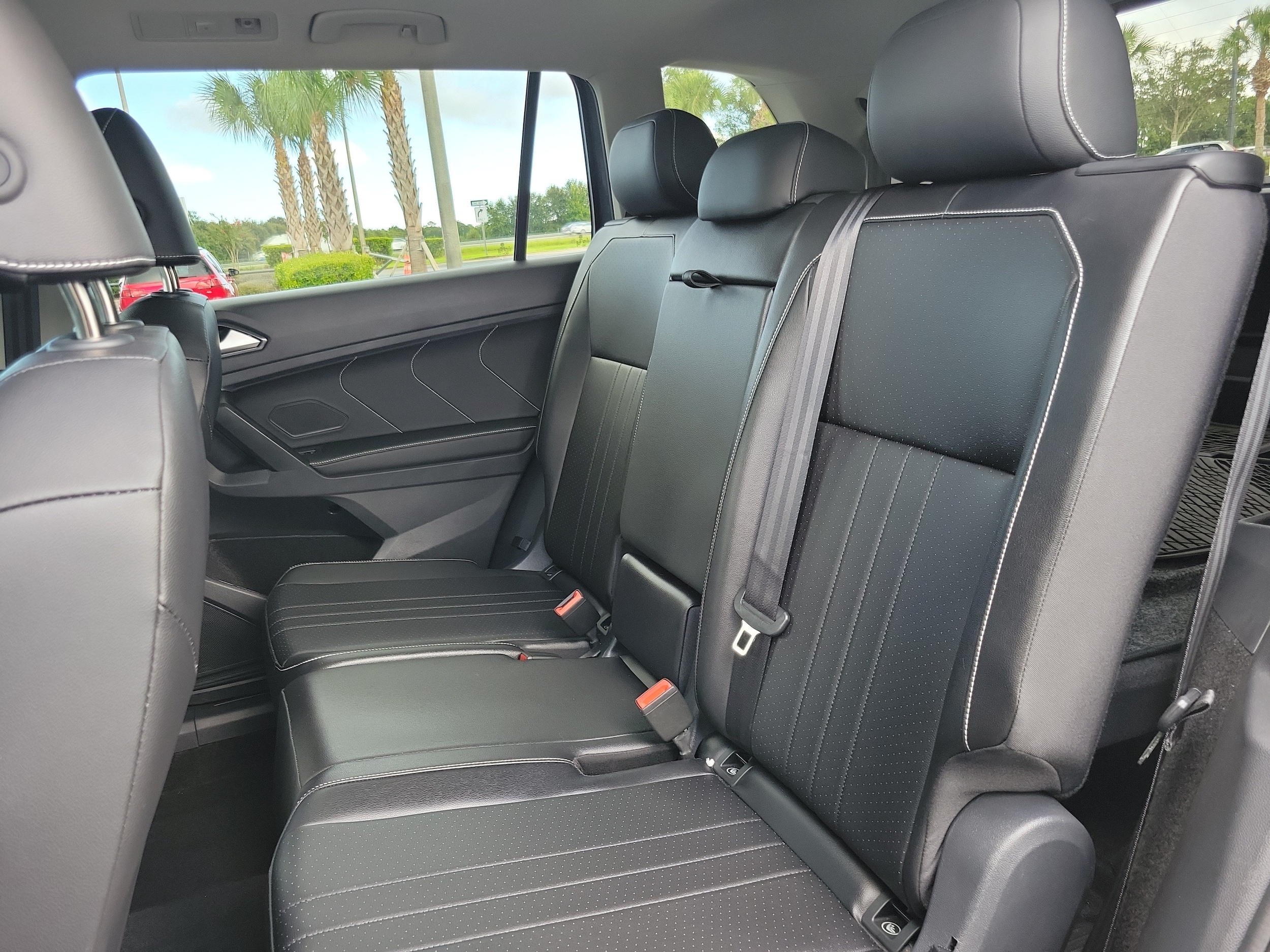 2024 Volkswagen Tiguan SE - Photo 8