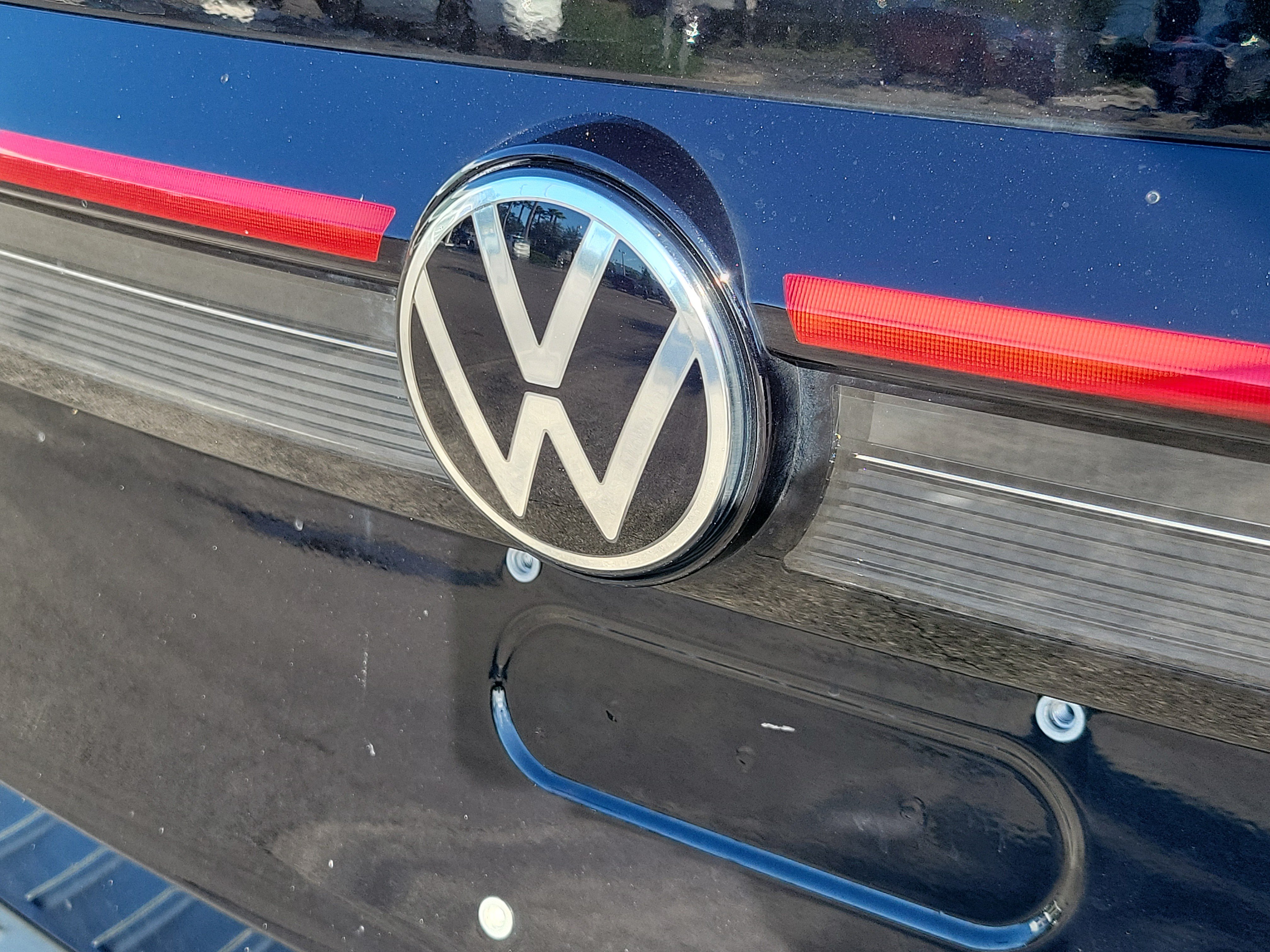 2025 Volkswagen Taos SE Black - Photo 6