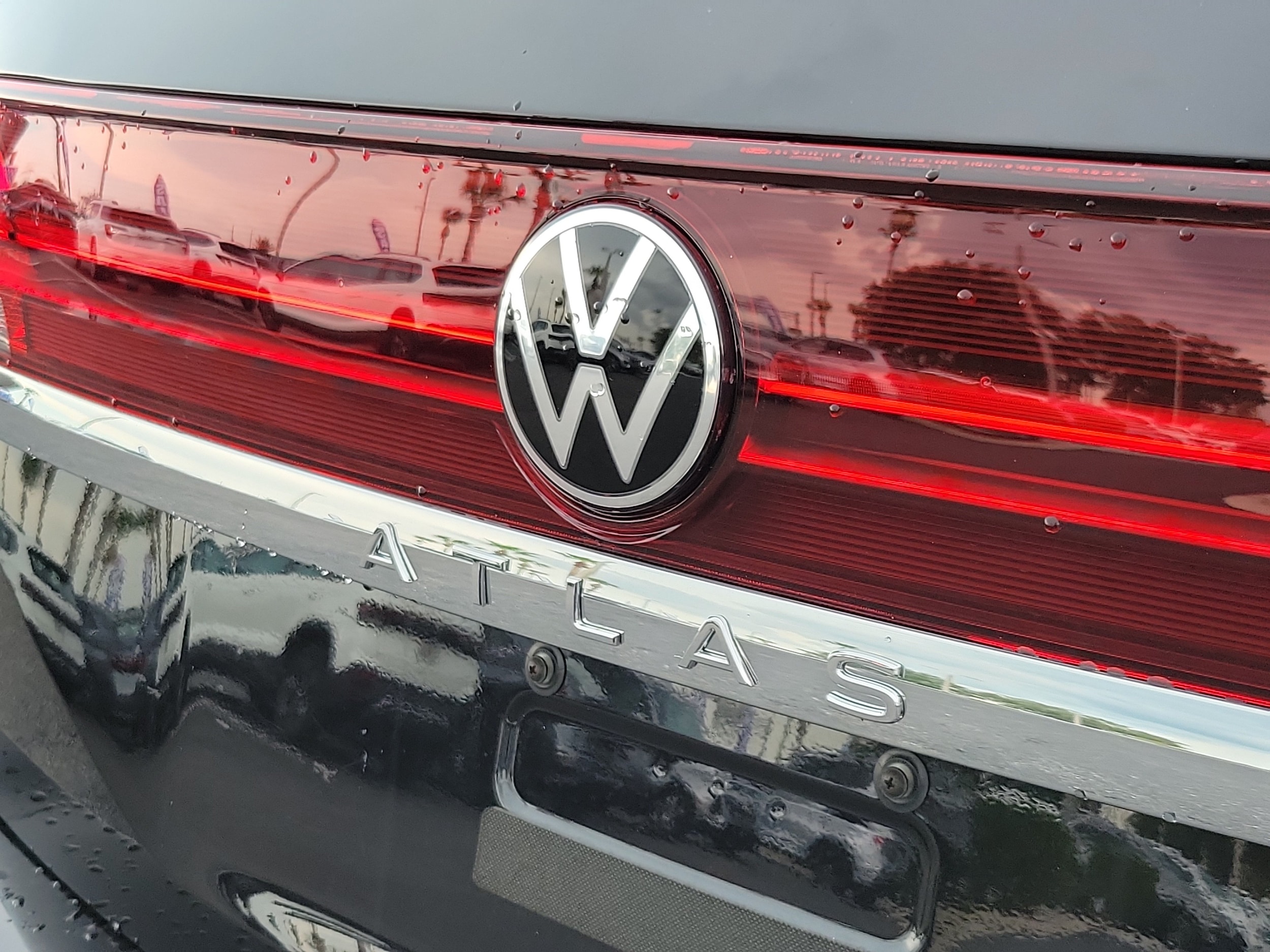 2024 Volkswagen Atlas SE w/Tech - Photo 6