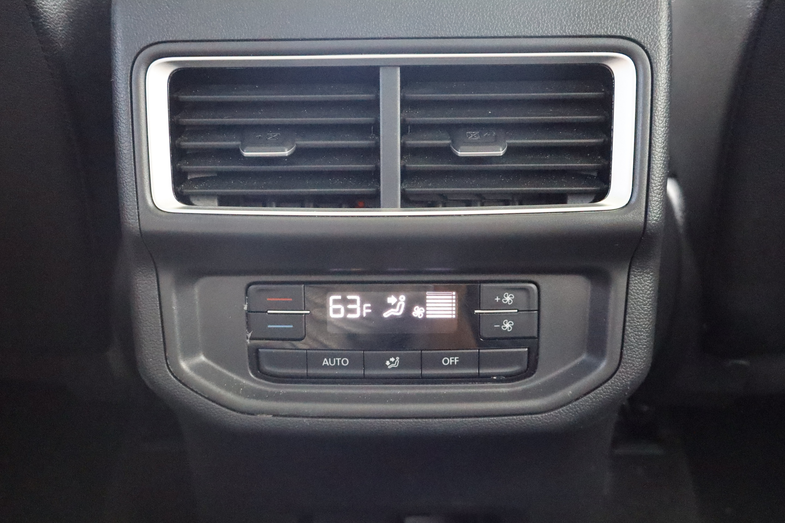 2024 Volkswagen Atlas SE w/Tech - Photo 15