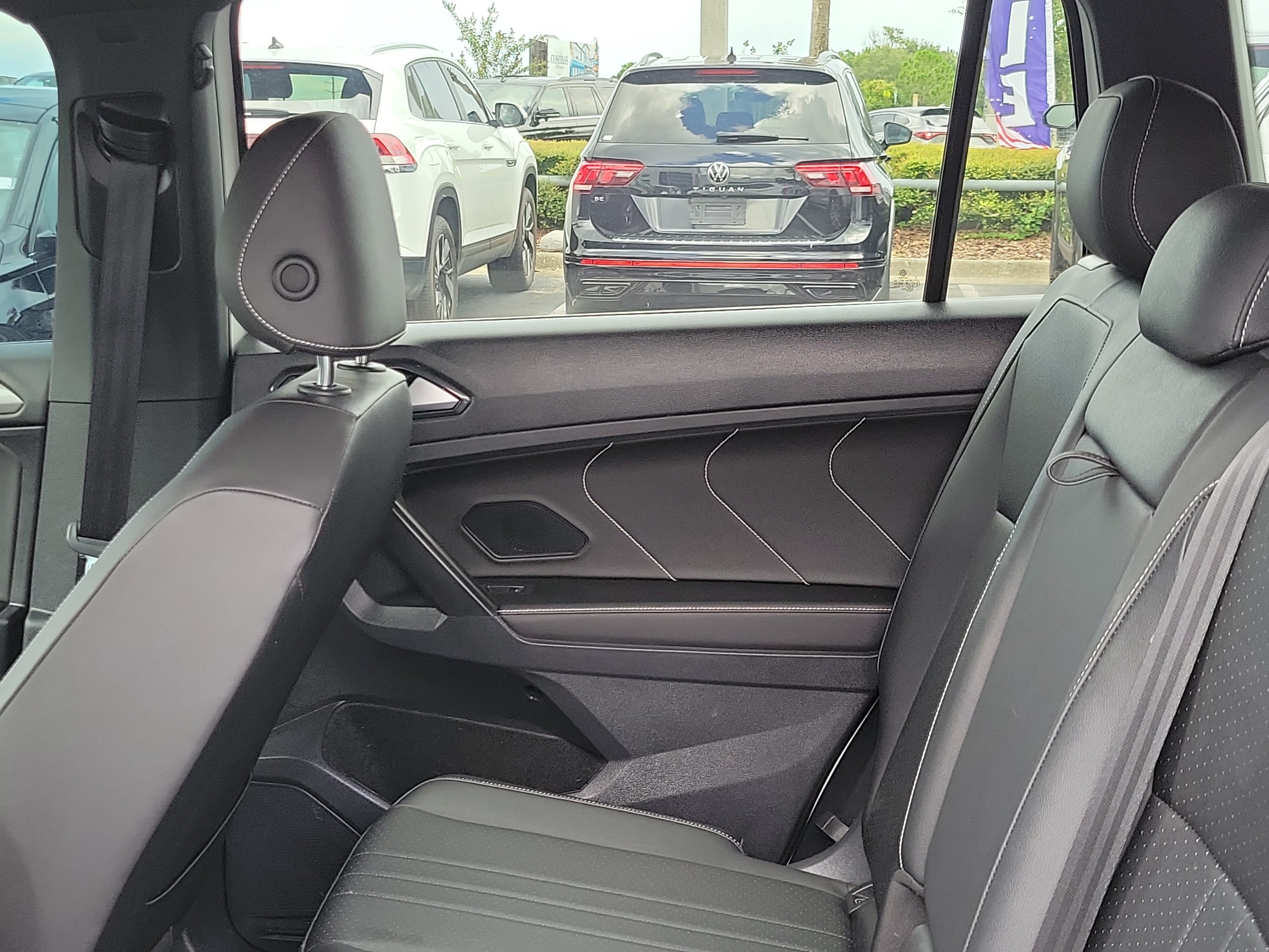 2023 Volkswagen Tiguan SE R-LINE BLACK - Photo 10
