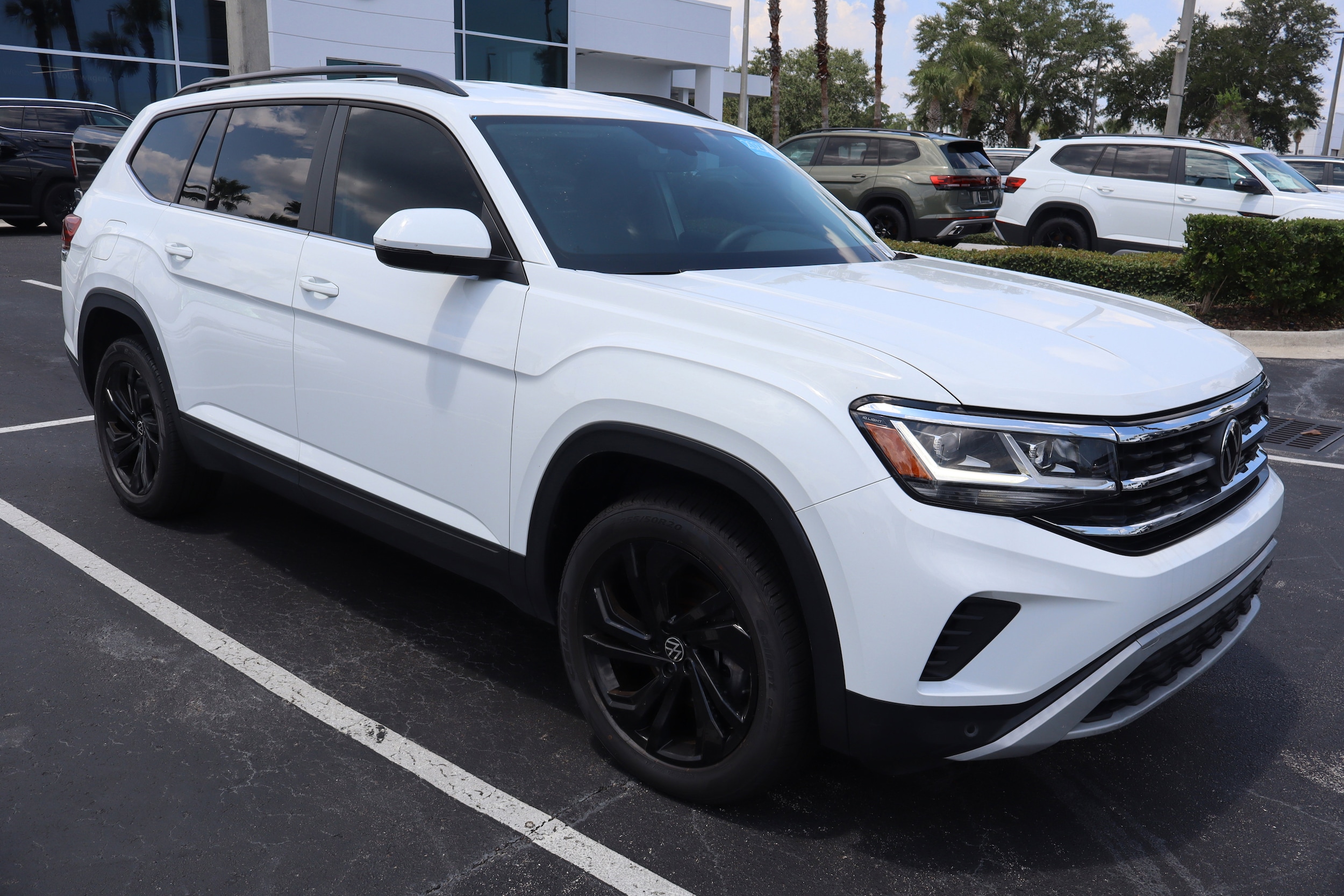2023 Volkswagen Atlas 2.0T SE w/Technology