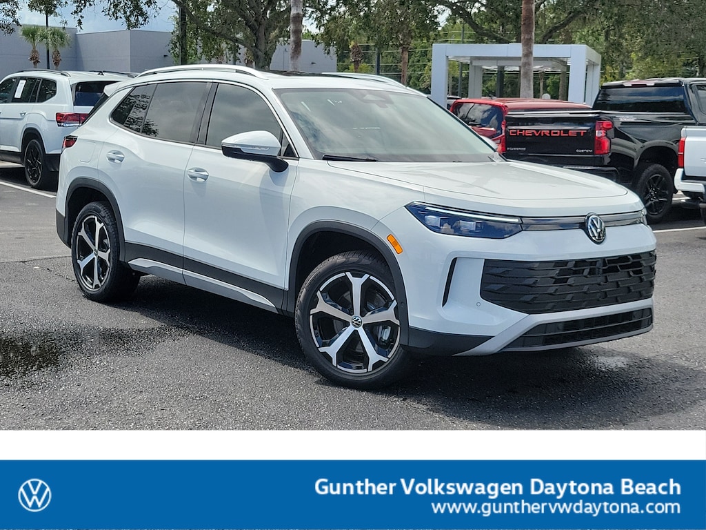 New 2026 Volkswagen Tiguan 2.0T SE SUV