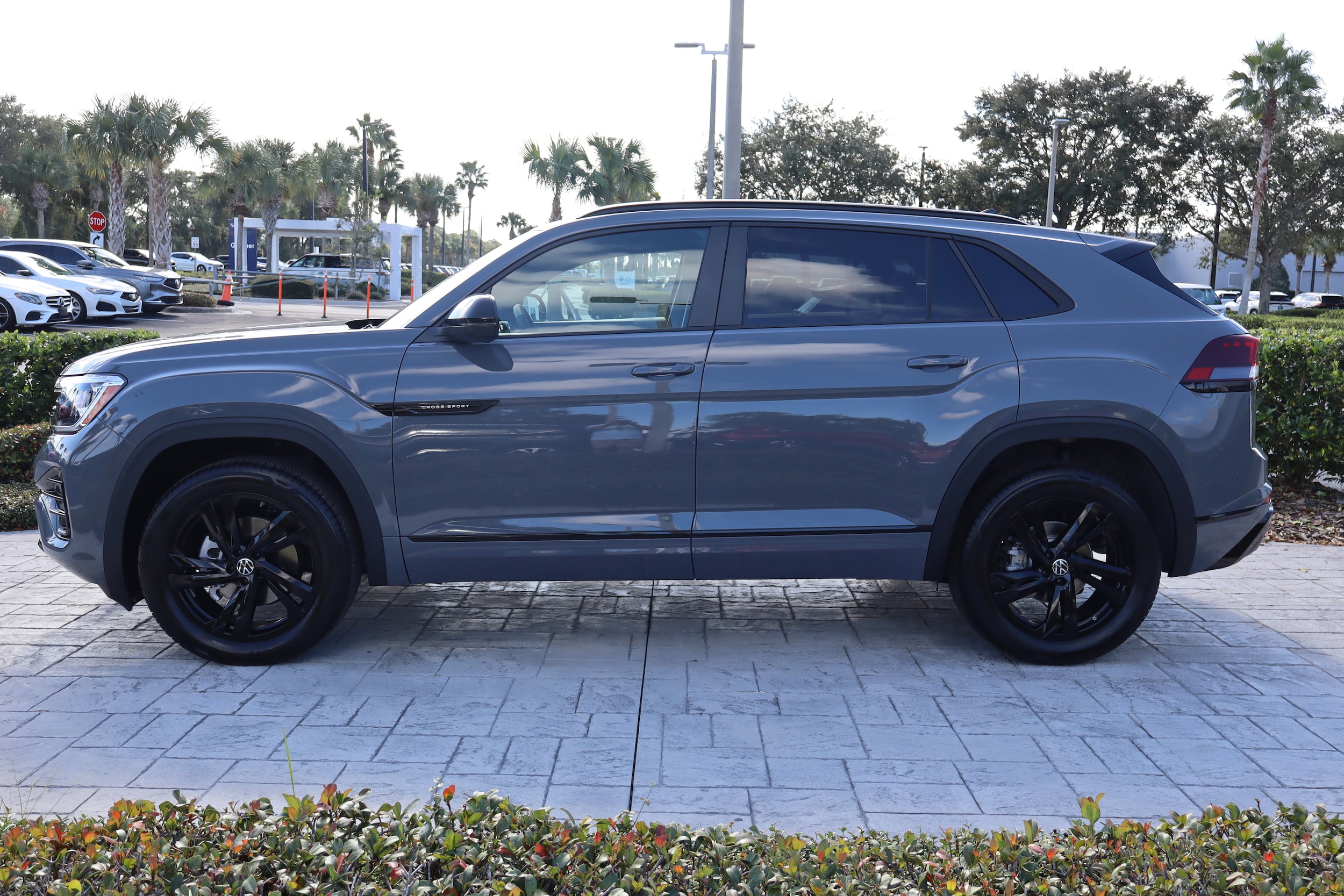 2026 Volkswagen Atlas Cross Sport SEL R-LINE - Photo 5