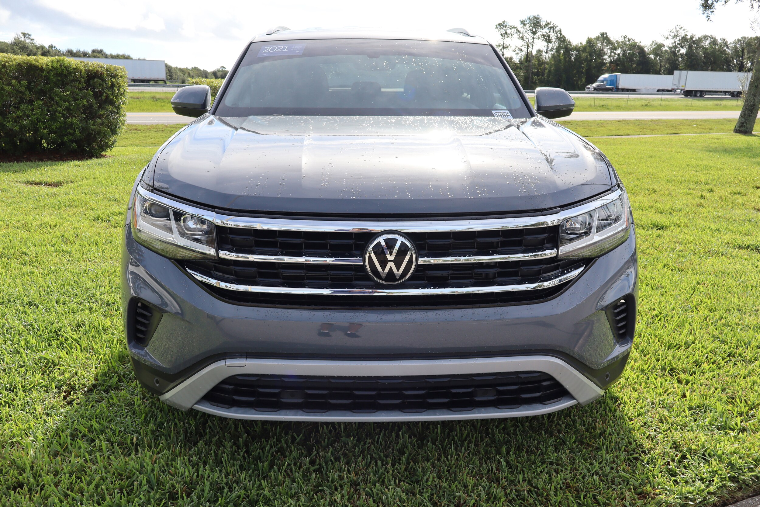 2021 Volkswagen Atlas Cross Sport V6 SE Technology photo 3
