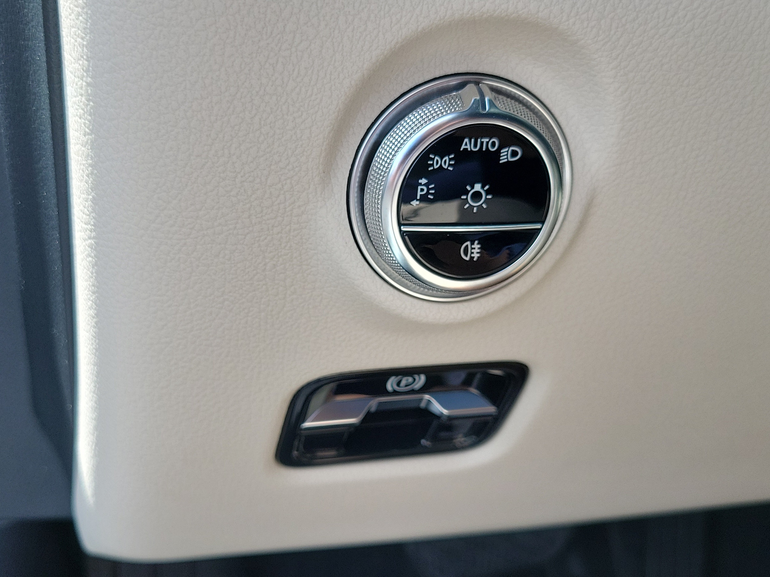 2024 Mercedes-Benz C-Class Sedan C 300 - Photo 30