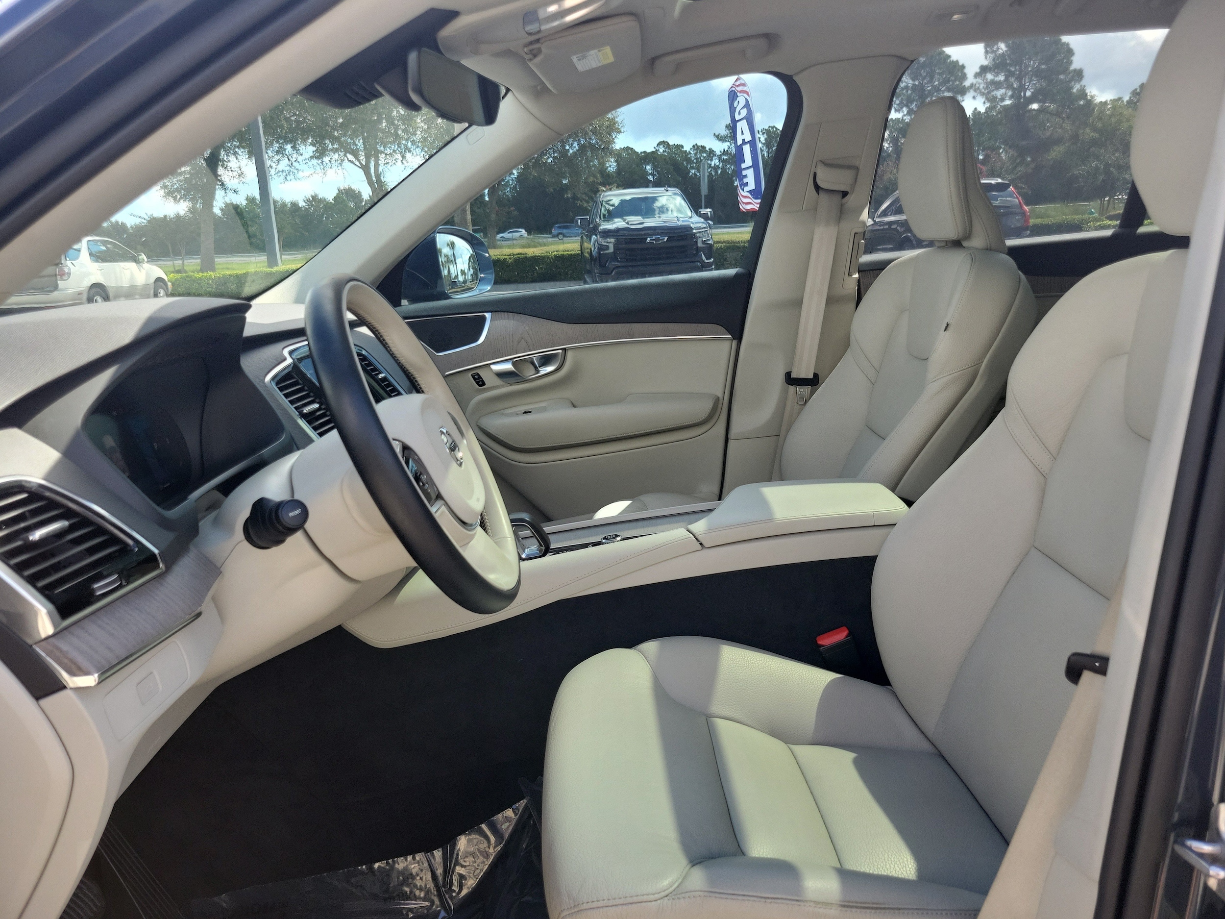 2024 Volvo XC90 Plus - Photo 15