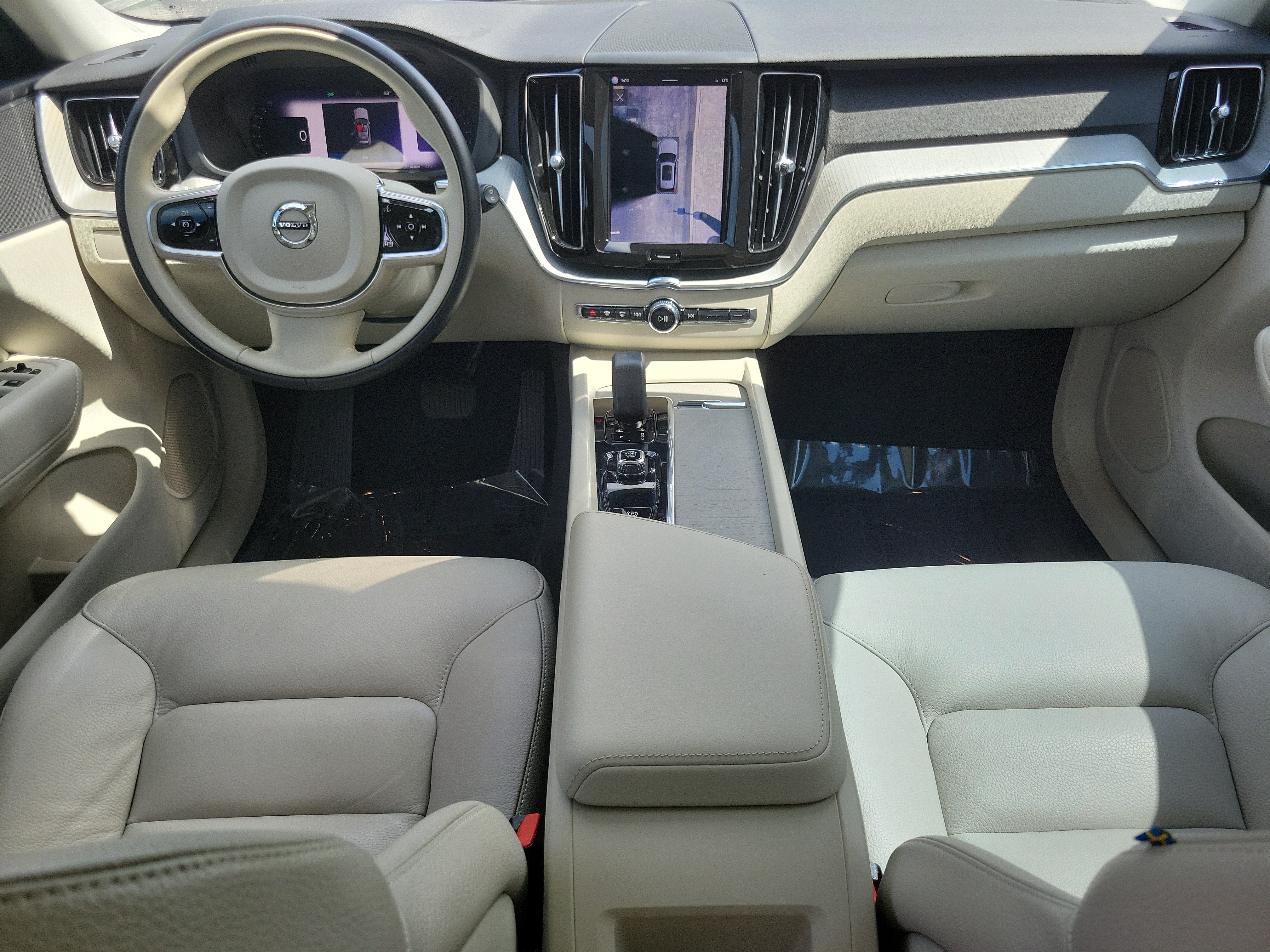 2024 Volvo XC60 Plus - Photo 10