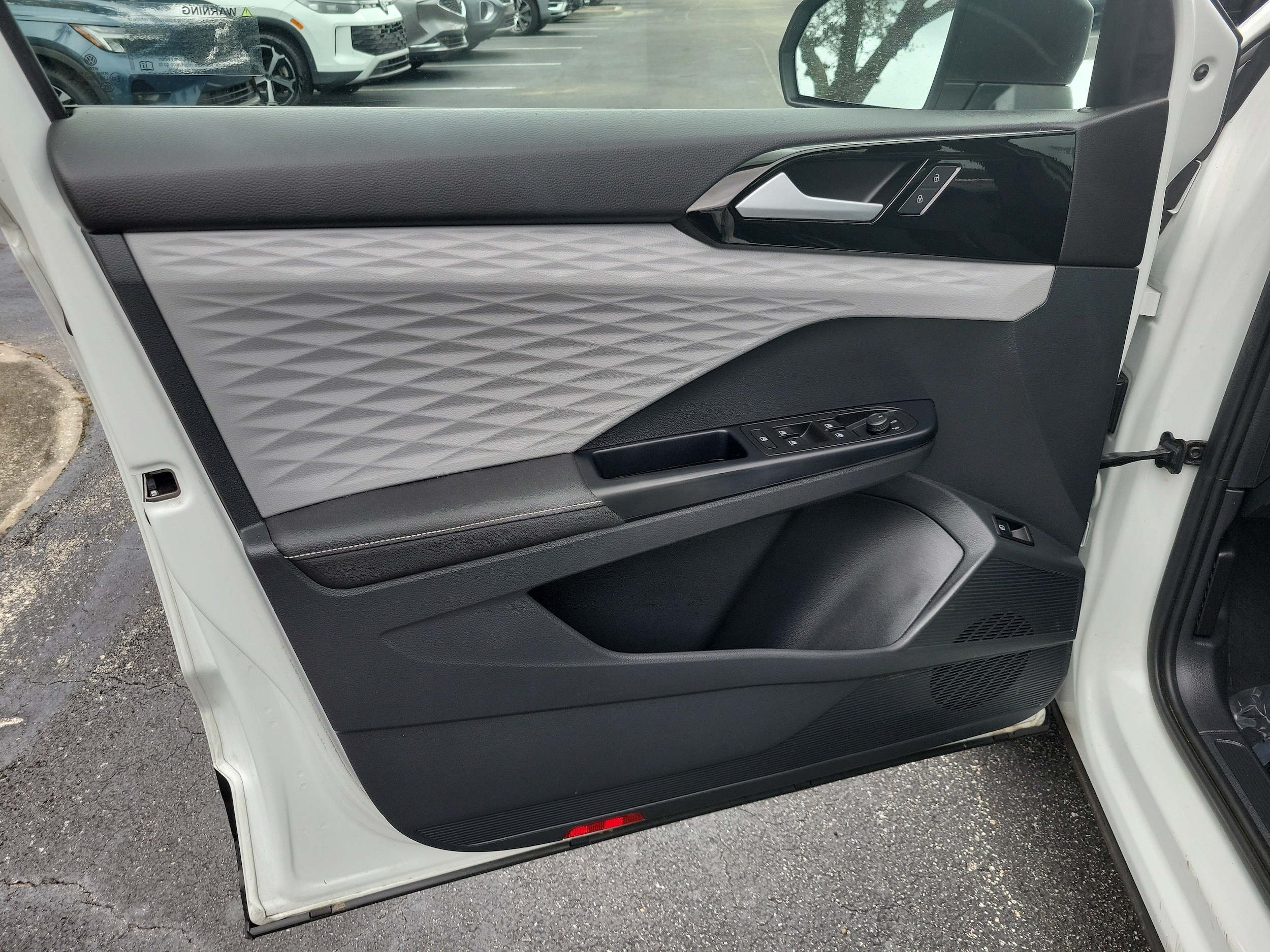 2024 Volkswagen Taos S - Photo 12